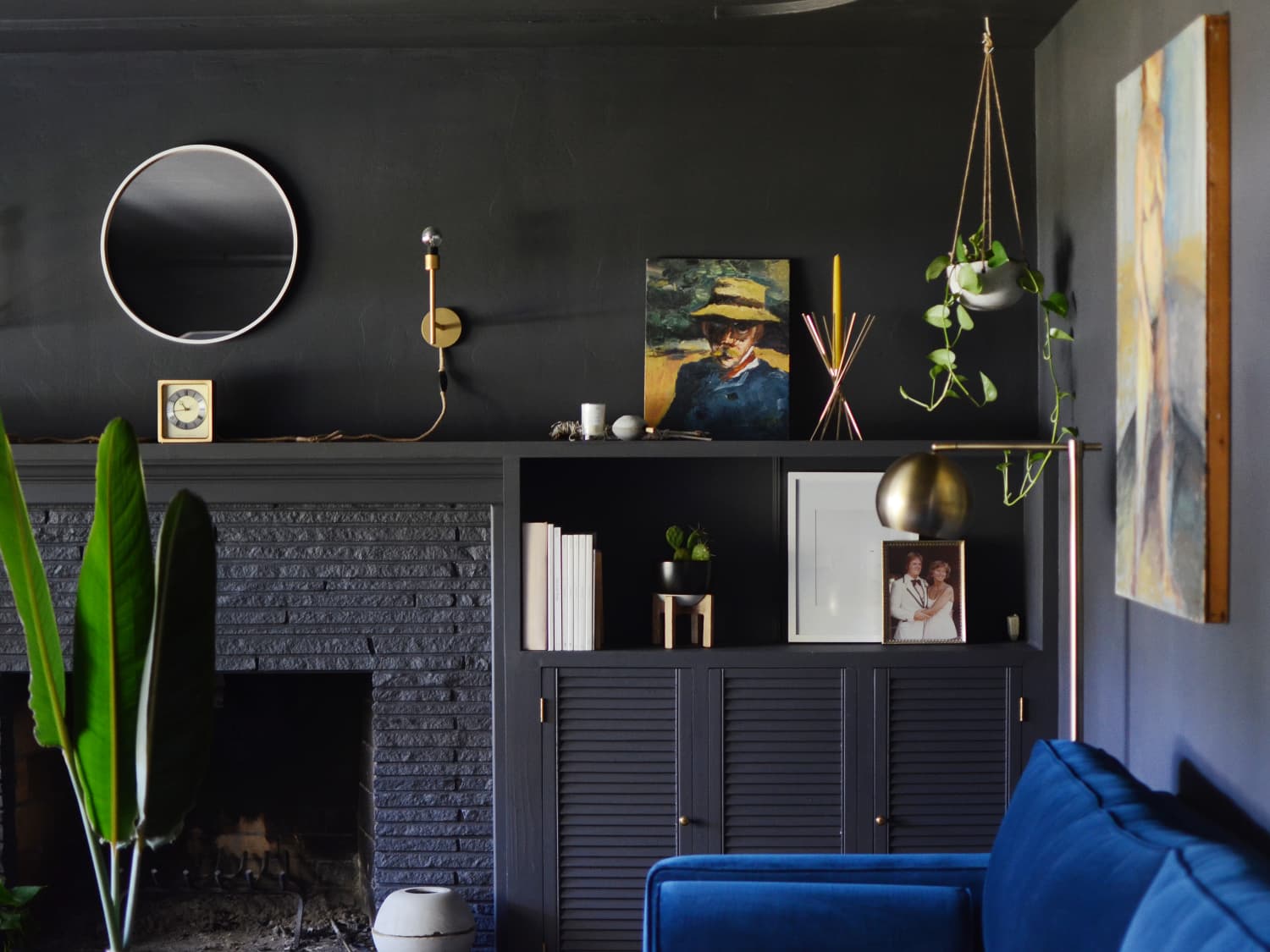 Black Wall Paint Living Room Inspiration | Apartment Therapy