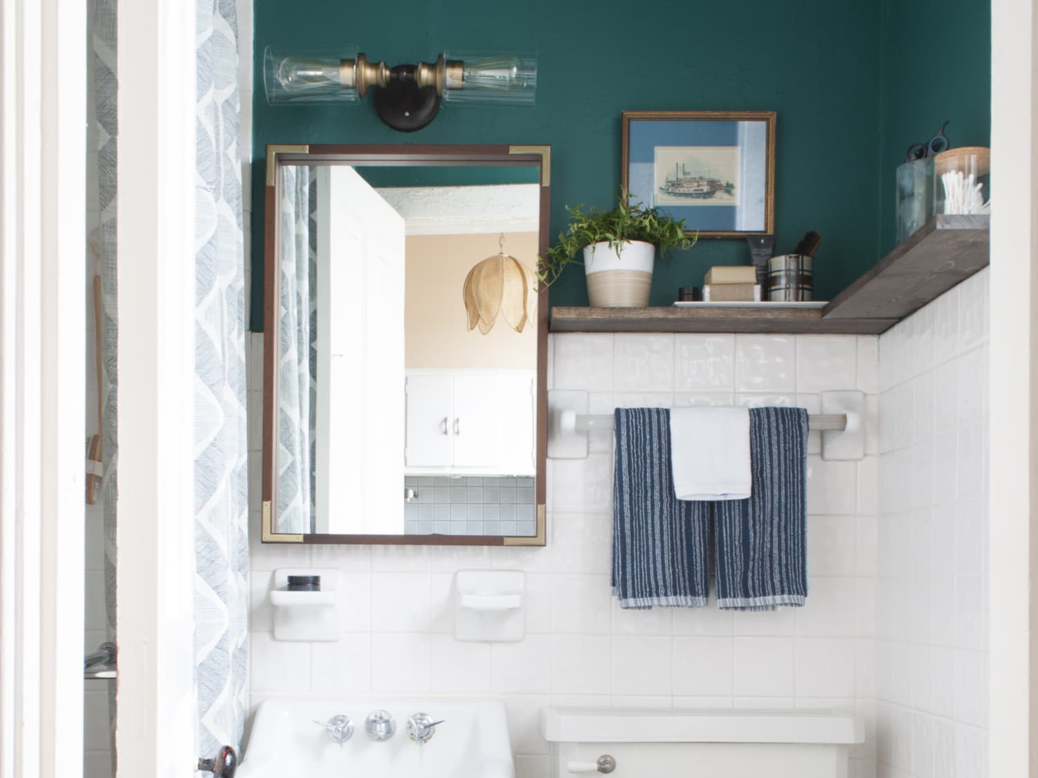8 Stylish Solutions For Ugly Rental Bathrooms Apartment Therapy
