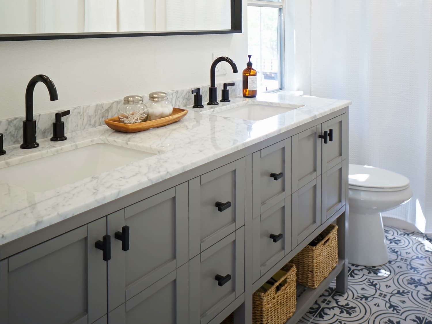 Double Vanity Pros Cons Two Bathroom Sinks Versus One Apartment Therapy