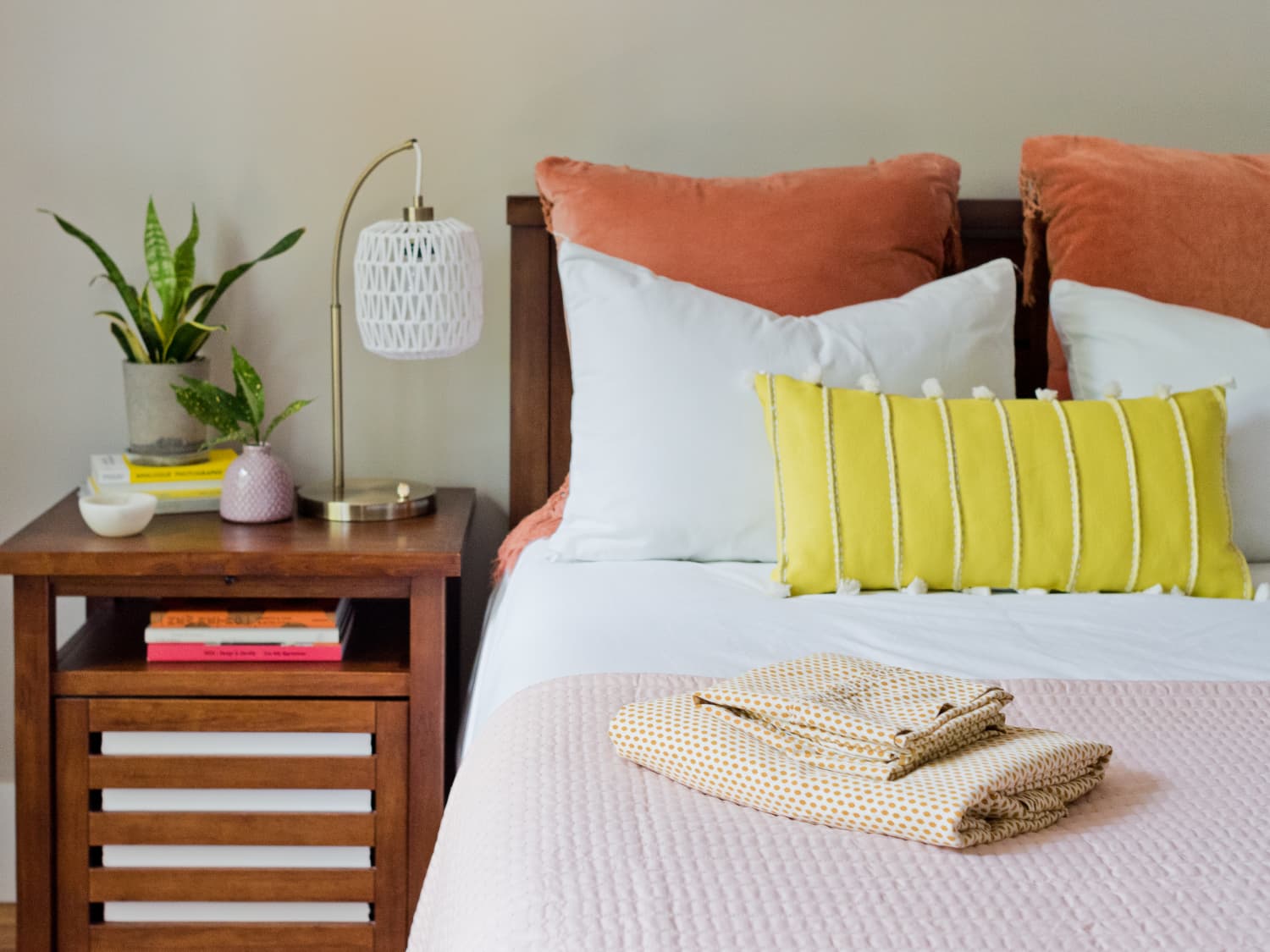 How Often to Replace Sheets, Pillows and Other Bed Linens