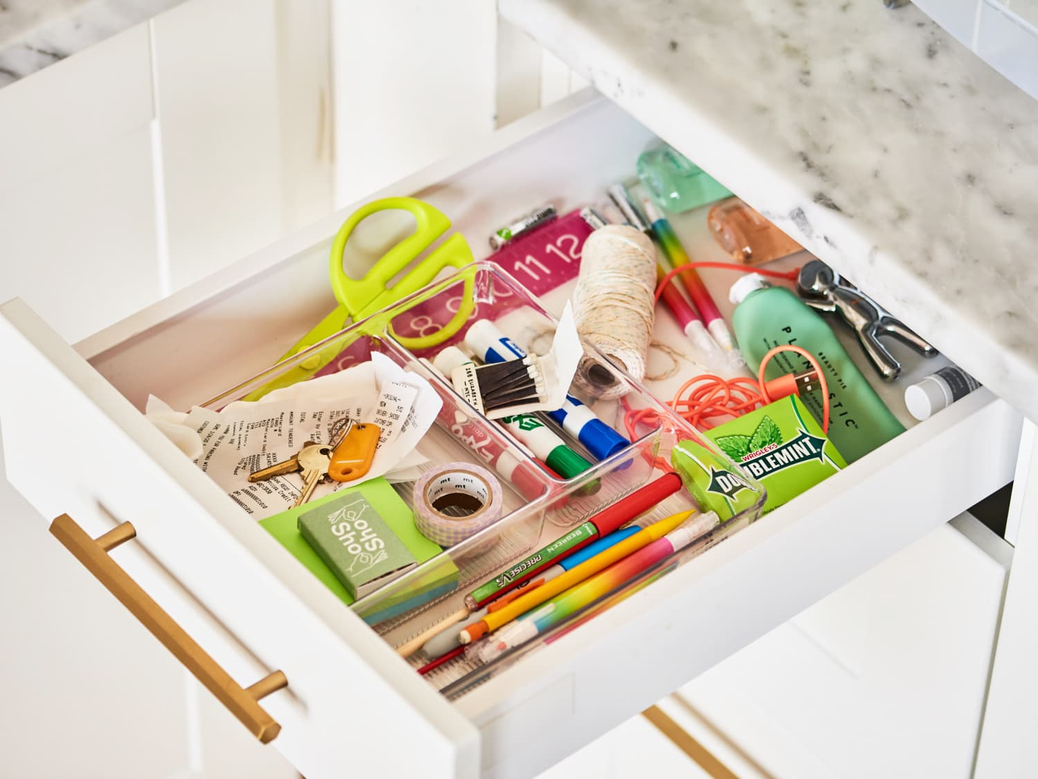 Decluttering for Dummies: Our Guide To Make the Junk Drawer Functional