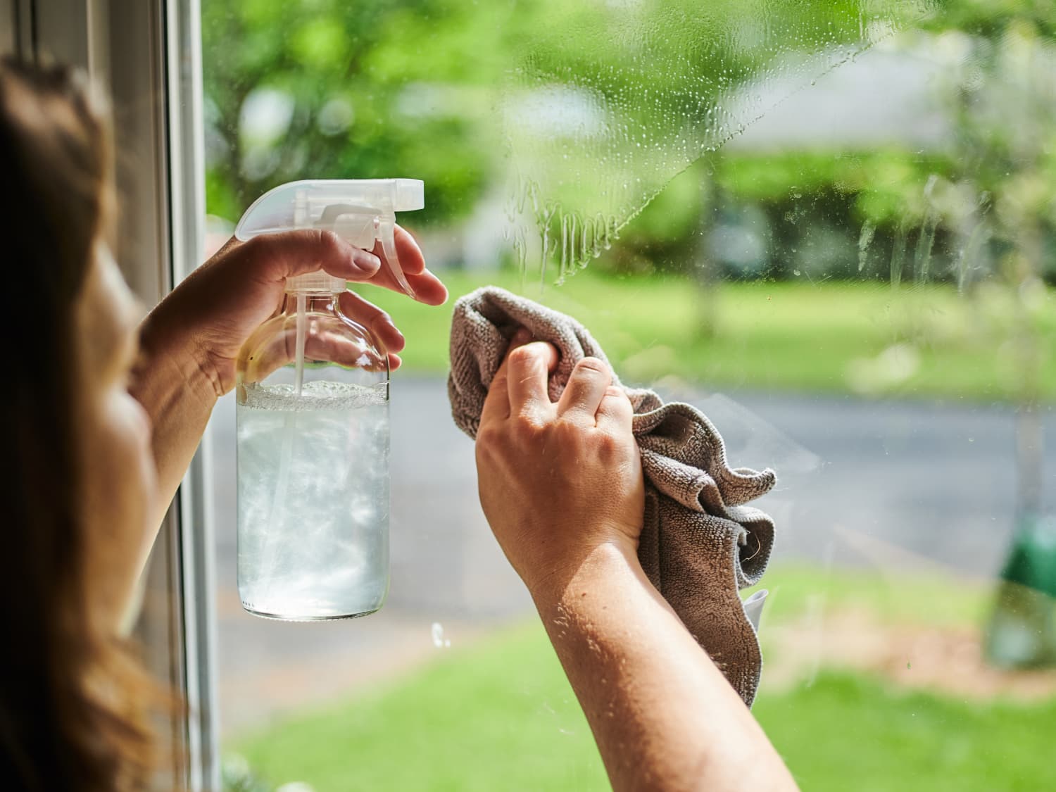 How To Clean Windows Step By Step With Photos Apartment Therapy