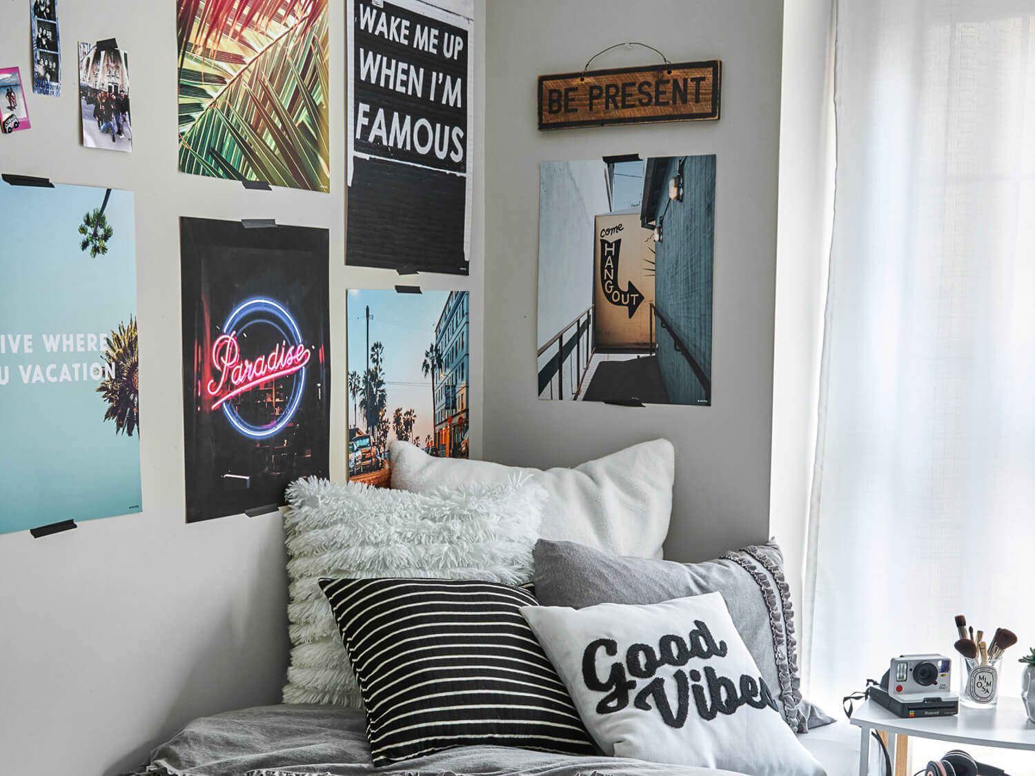 Move Over Bob Marley These Are The Most Popular Dorm Room Posters Right Now According To Twitter Apartment Therapy