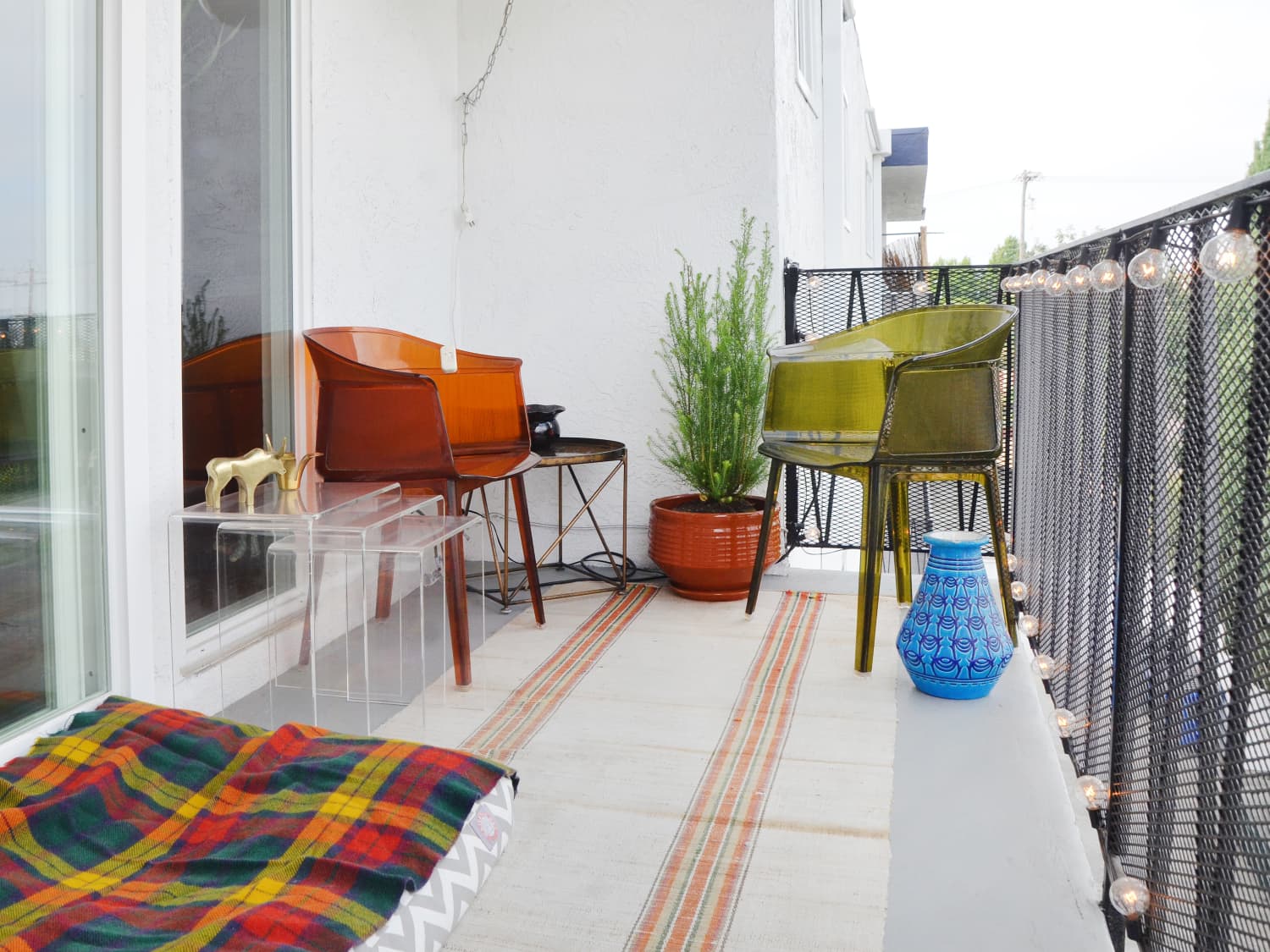 Balcony Rug Ideas: Pick an Outdoor Rug for Your Veranda