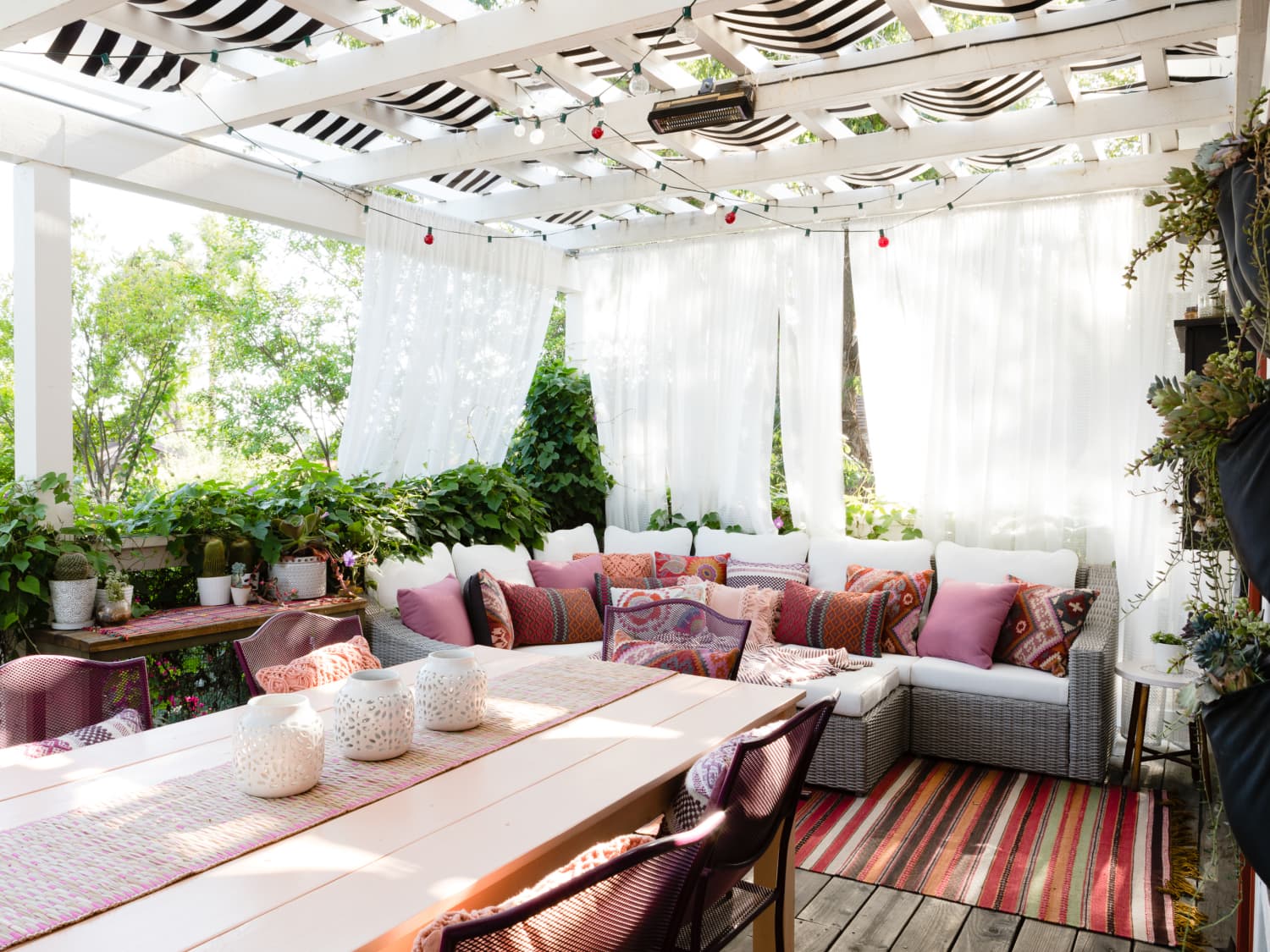 Pebble Indoor/Outdoor Oval Coffee Table