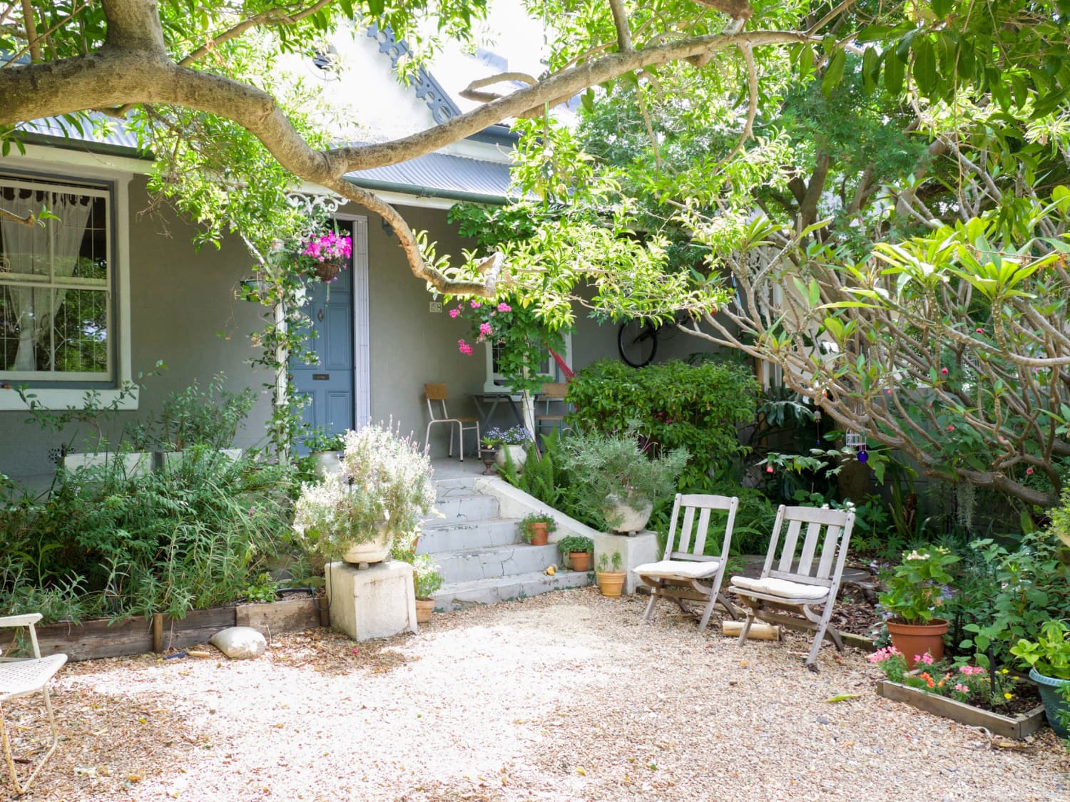 10 Small Front Yard Landscaping Ideas | Apartment Therapy