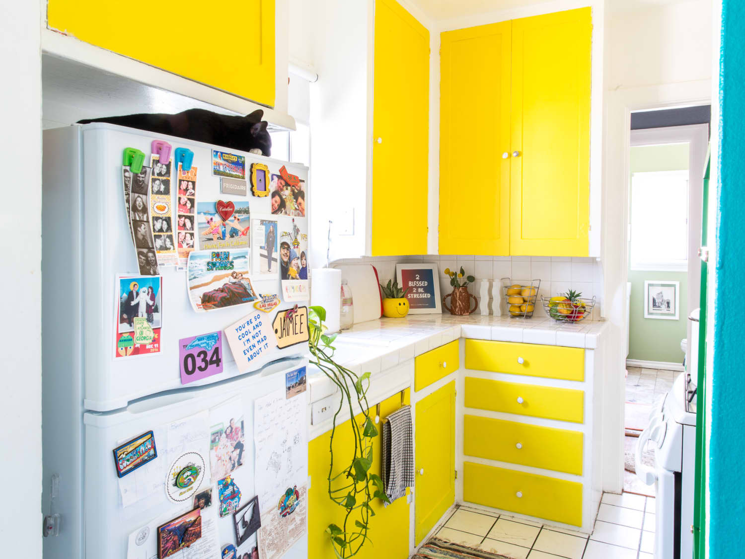 Today we are taking a look at the Make It Mini Kitchen to see