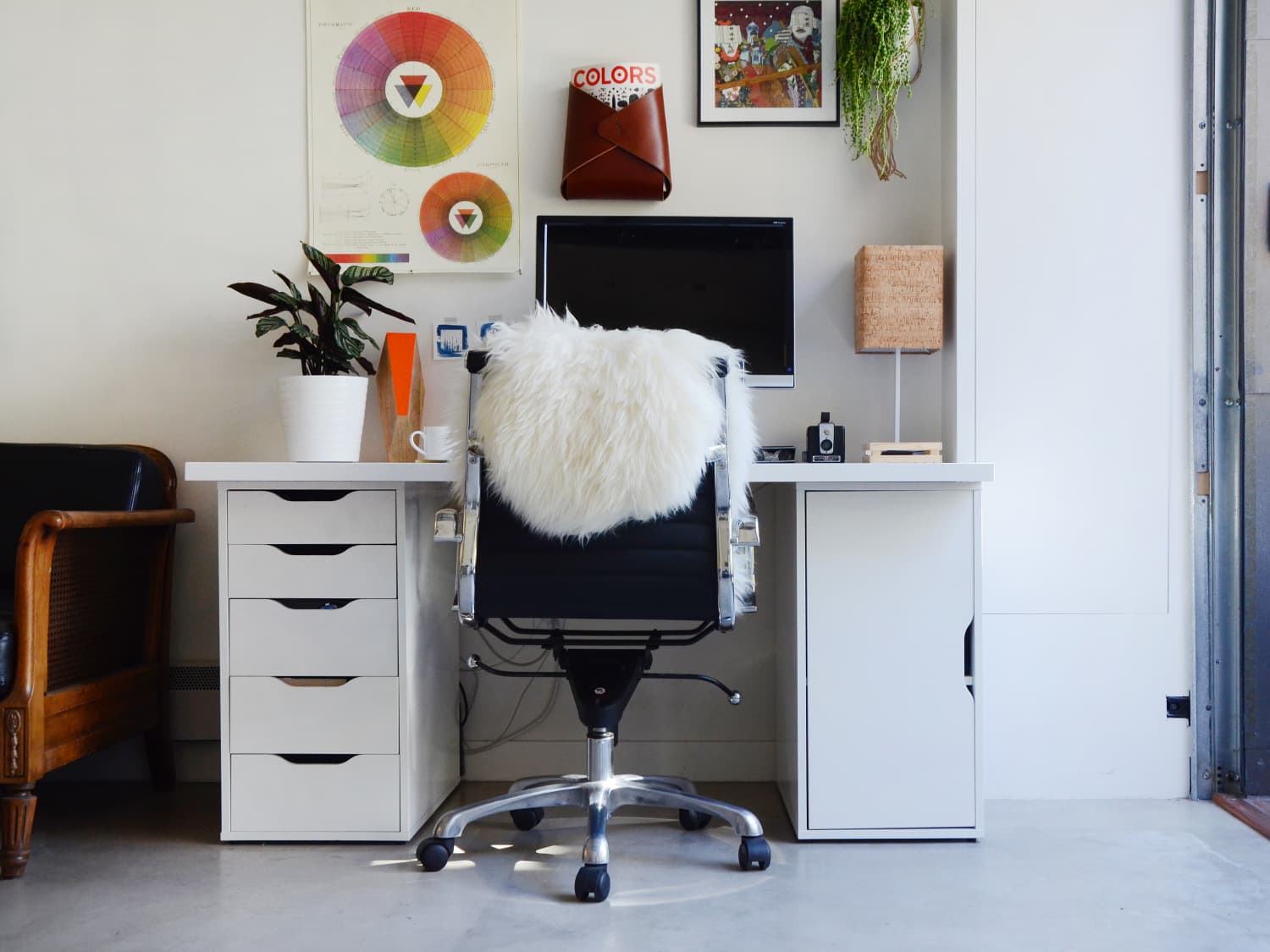 Vintage Modern Home Office Reveal: $100 Room Challenge • Refresh