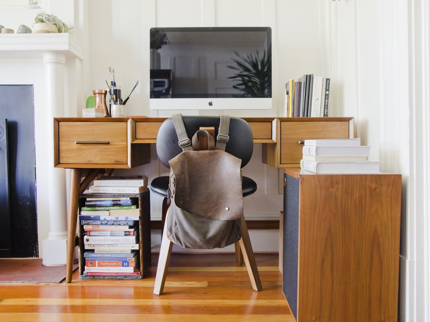5 Work desks for your productivity (best office gadgets 2019)