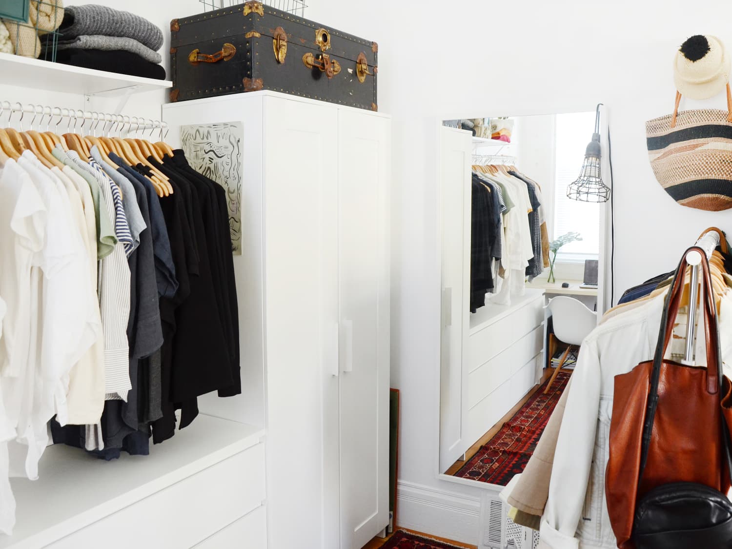 Space Mini Triangles Creates Up to 3X More Closet Space Hooks