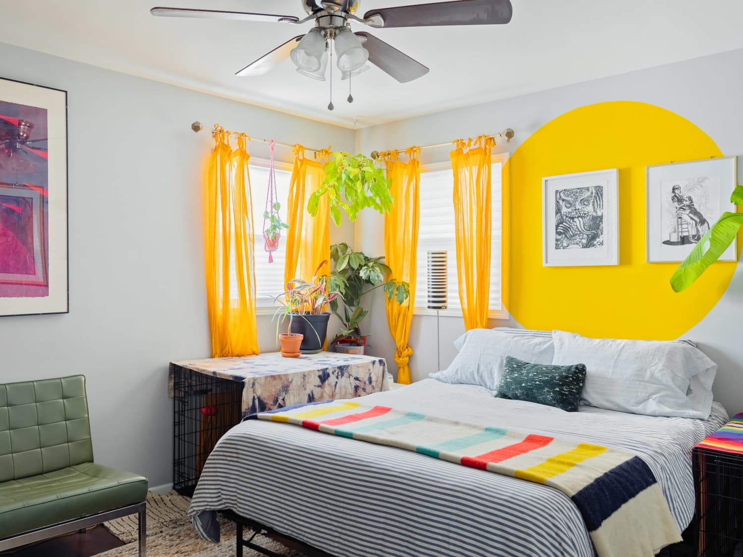 This Multi-Purpose Nightstand is Perfect for Small Spaces | Apartment  Therapy, image size:1500x1125