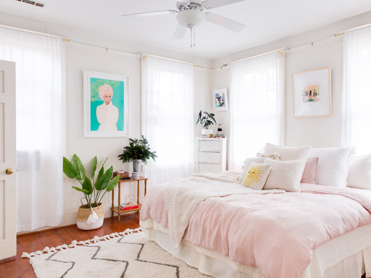 How To Make Your First Apartment Feel Like Home Adult Decorating