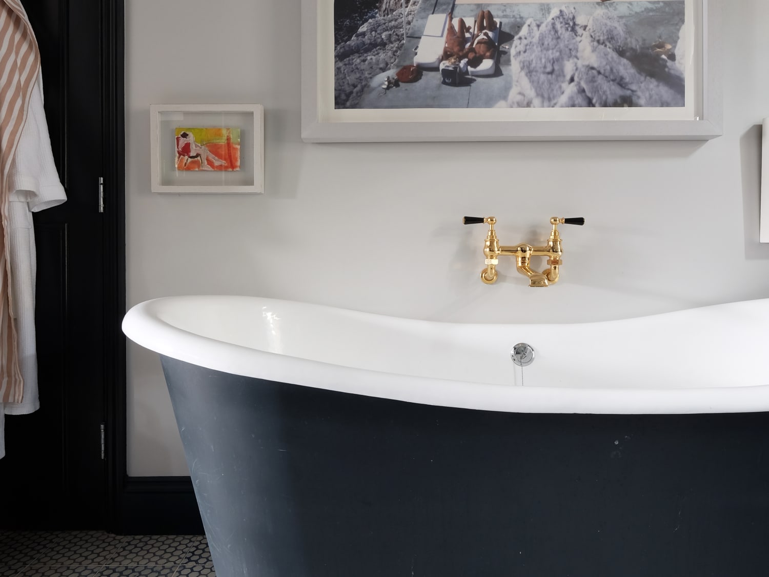 How To Clean An Old Porcelain Enamel Bathtub Or Sink Apartment