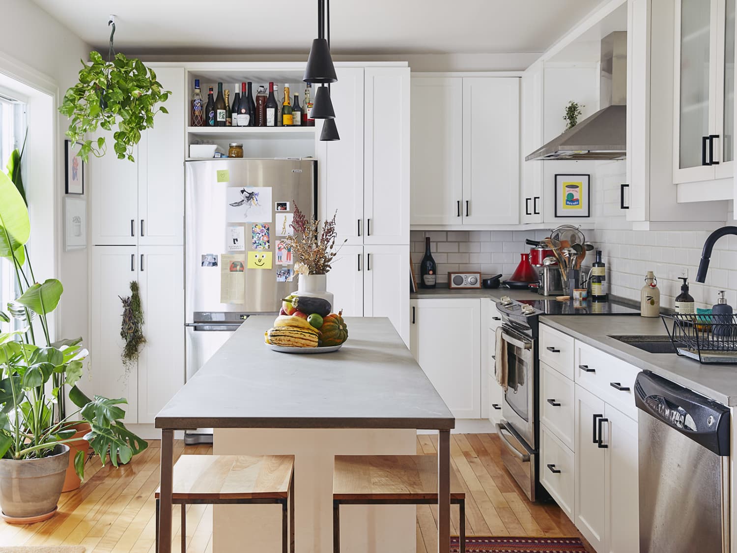 How to Decorate with Kitchen Wall Art | Apartment Therapy