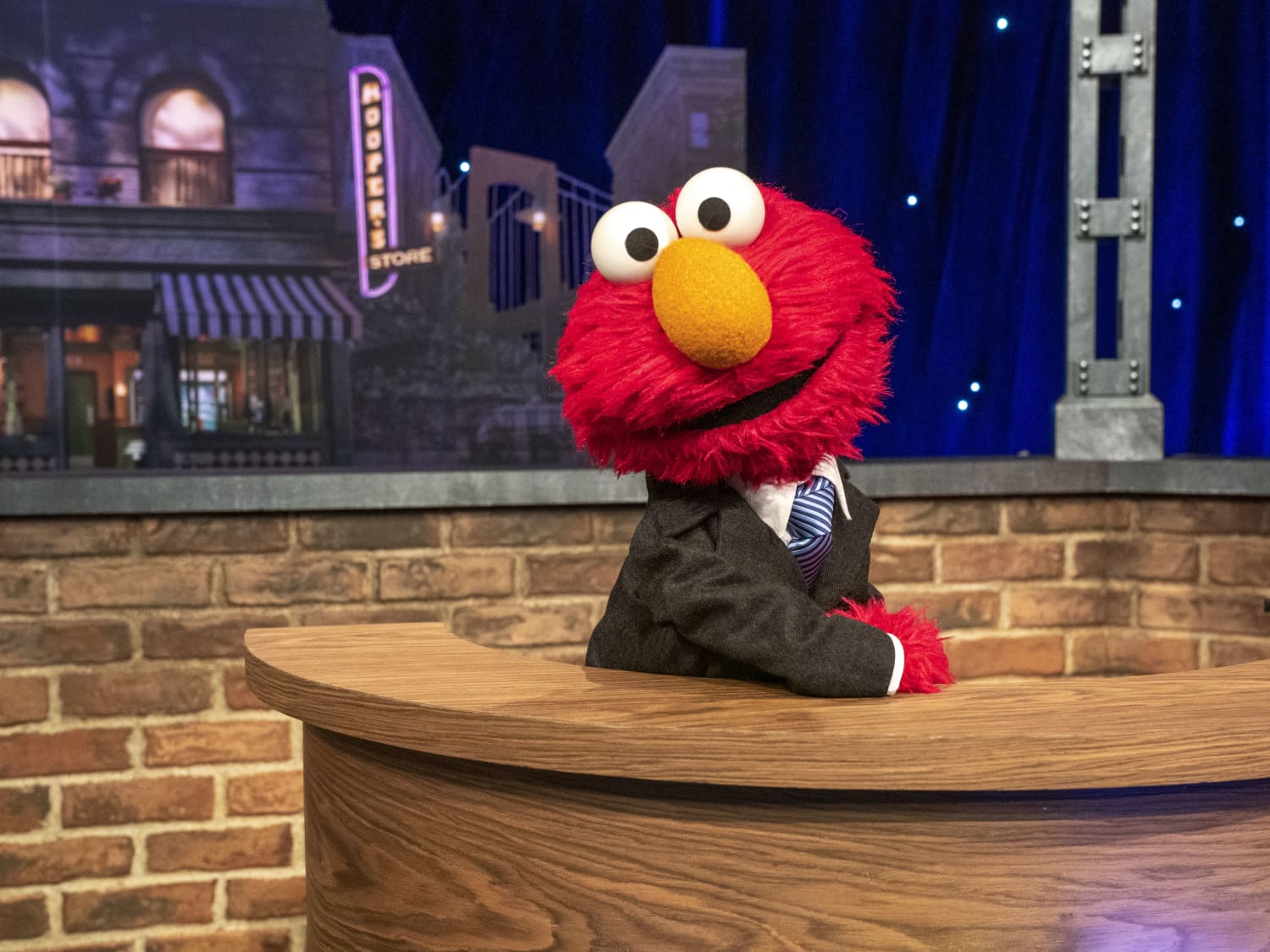 Elmo Not-Too-Late Show Hbo Max | Apartment Therapy