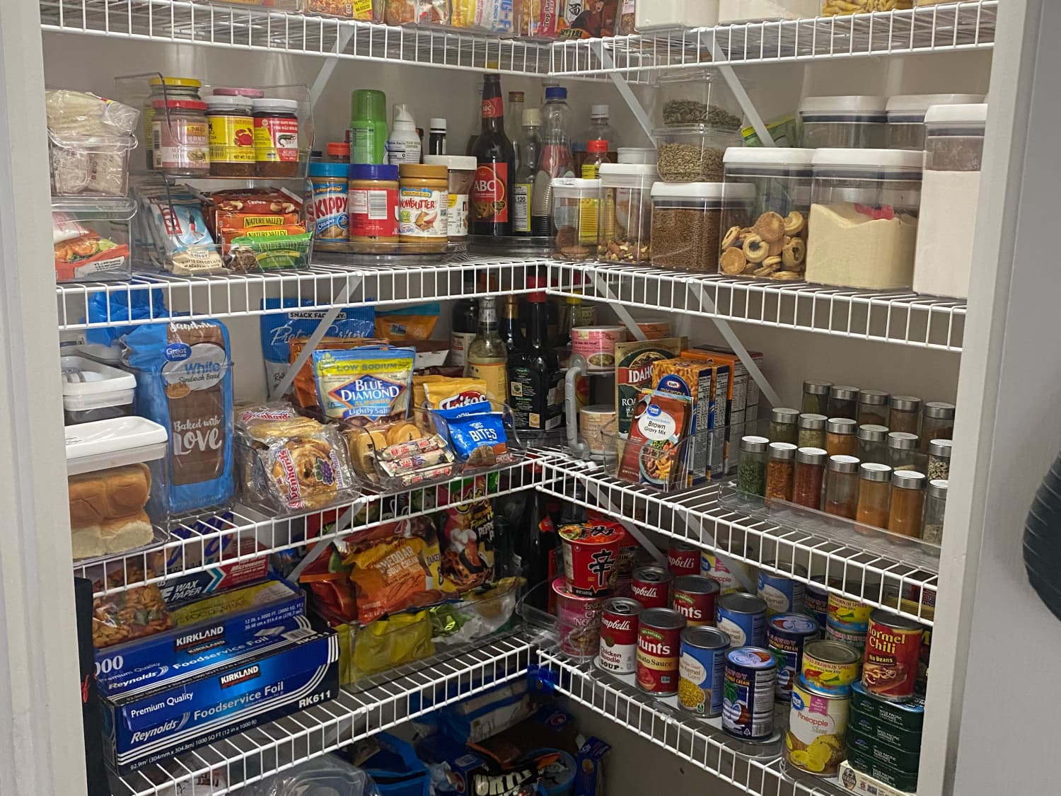 B&A: Cluttered, “Eyesore” Wire Pantry Gets a Total Makeover