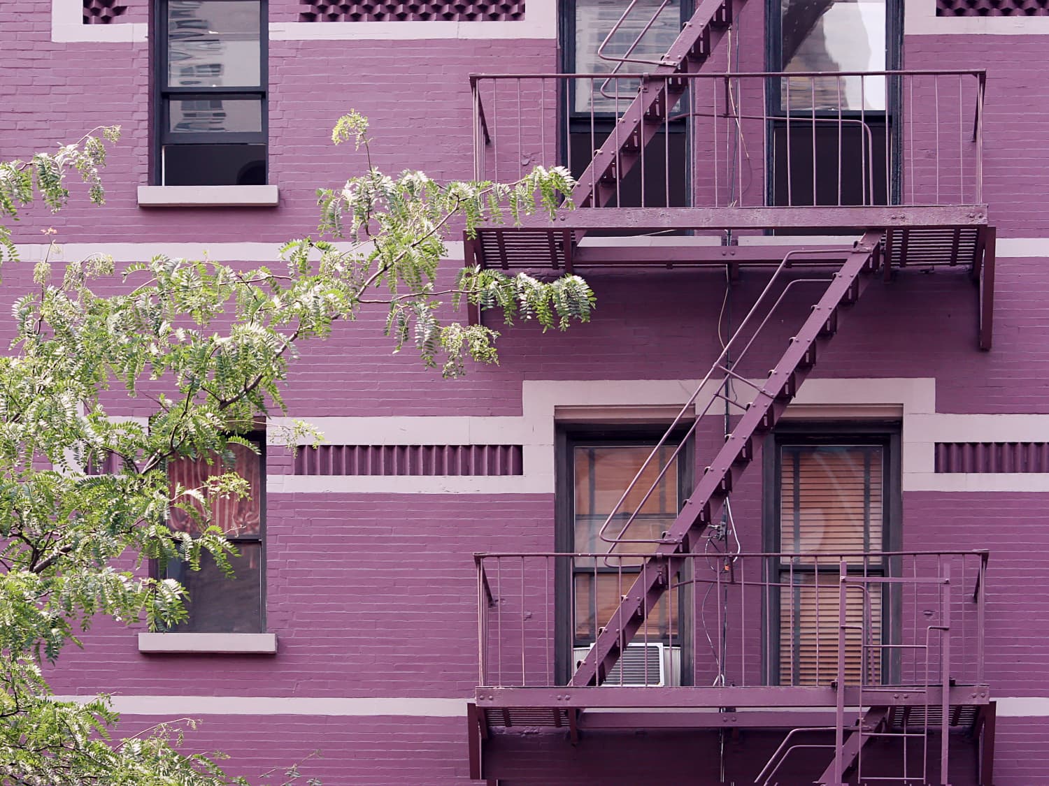 For New Yorkers Fire Escapes Are Extra Magical These Days Apartment Therapy