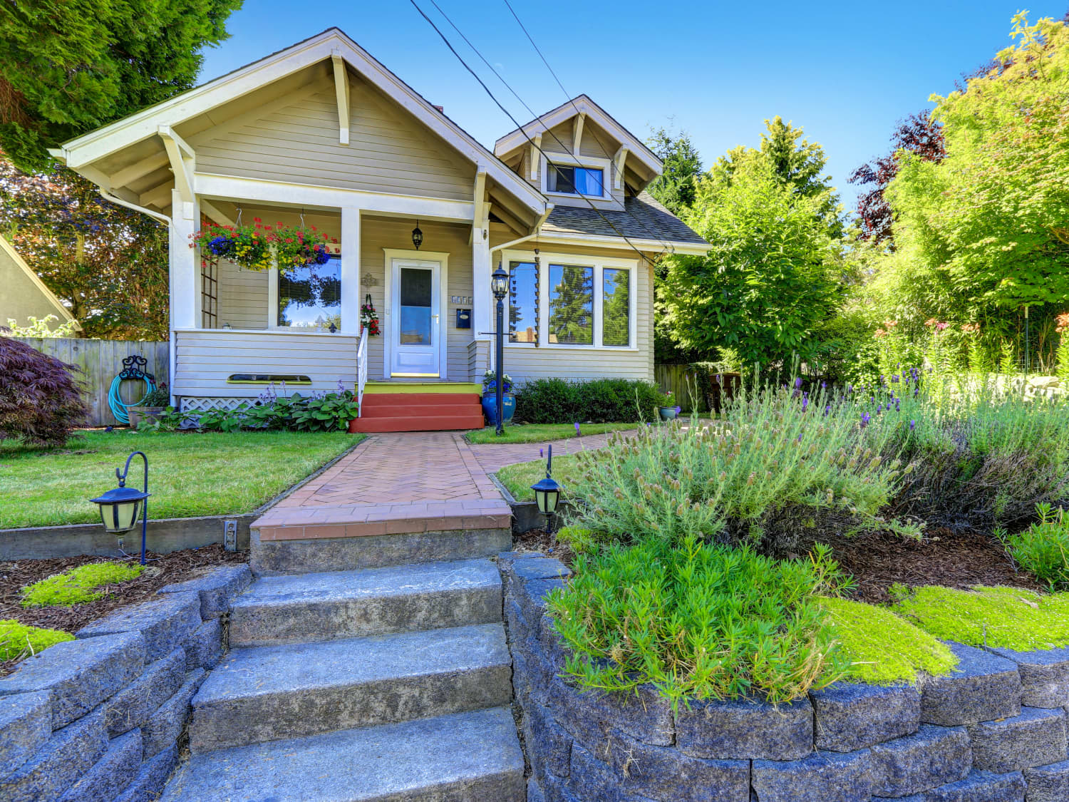 5 Front Yard Projects for Better Curb Appeal | Apartment Therapy