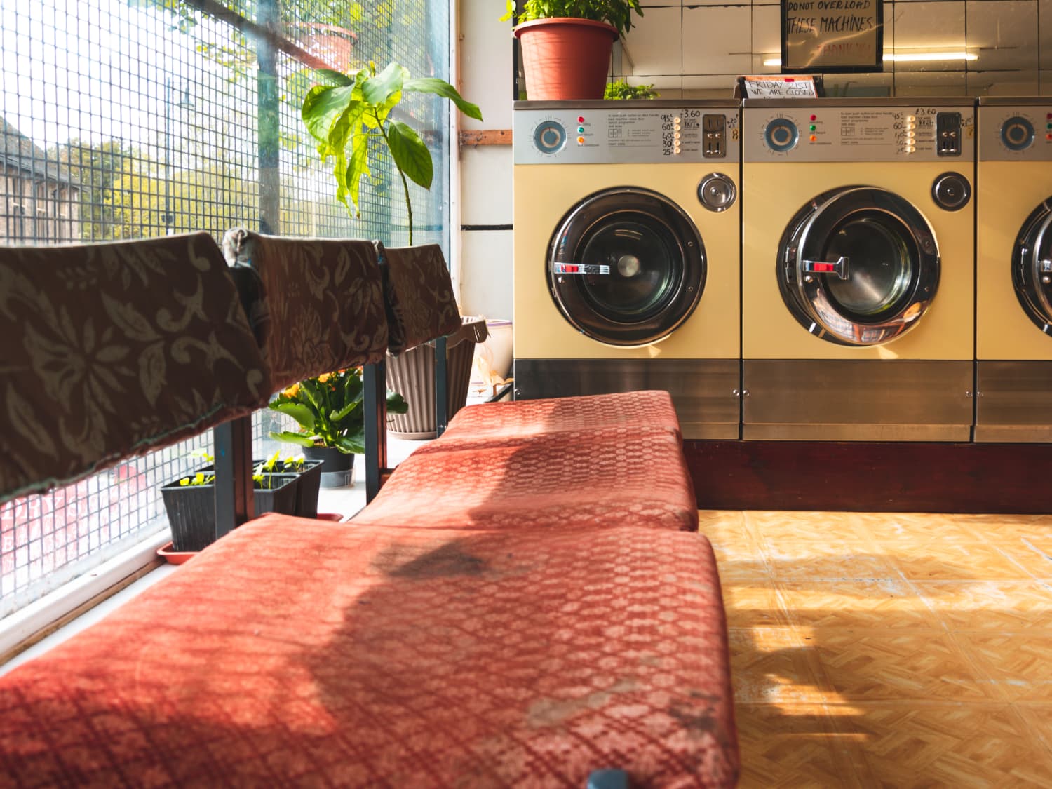 The 1 Item You Already Own to Make Laundromat Trips Easier | Apartment  Therapy