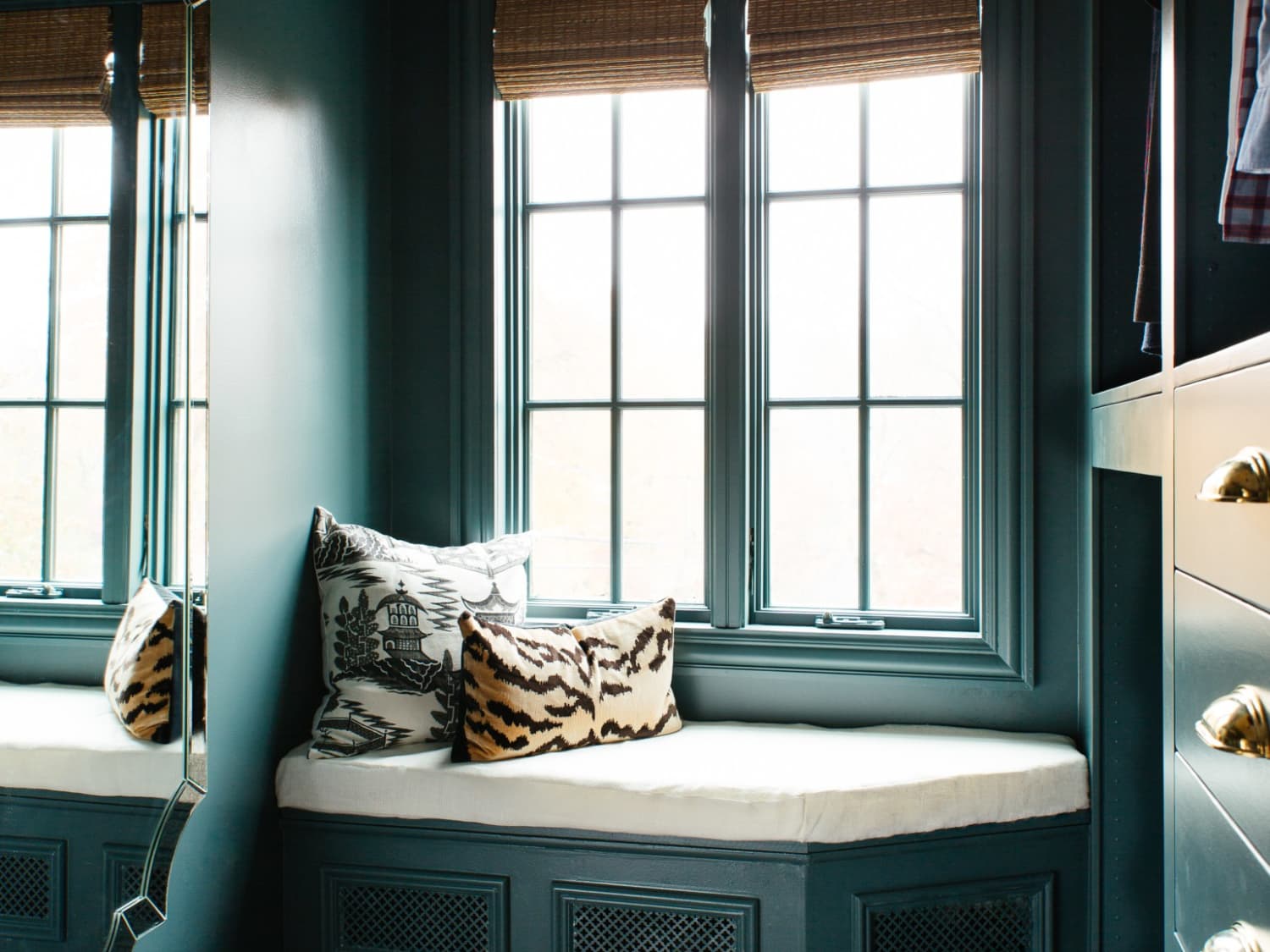 Radiator under hotsell window seat