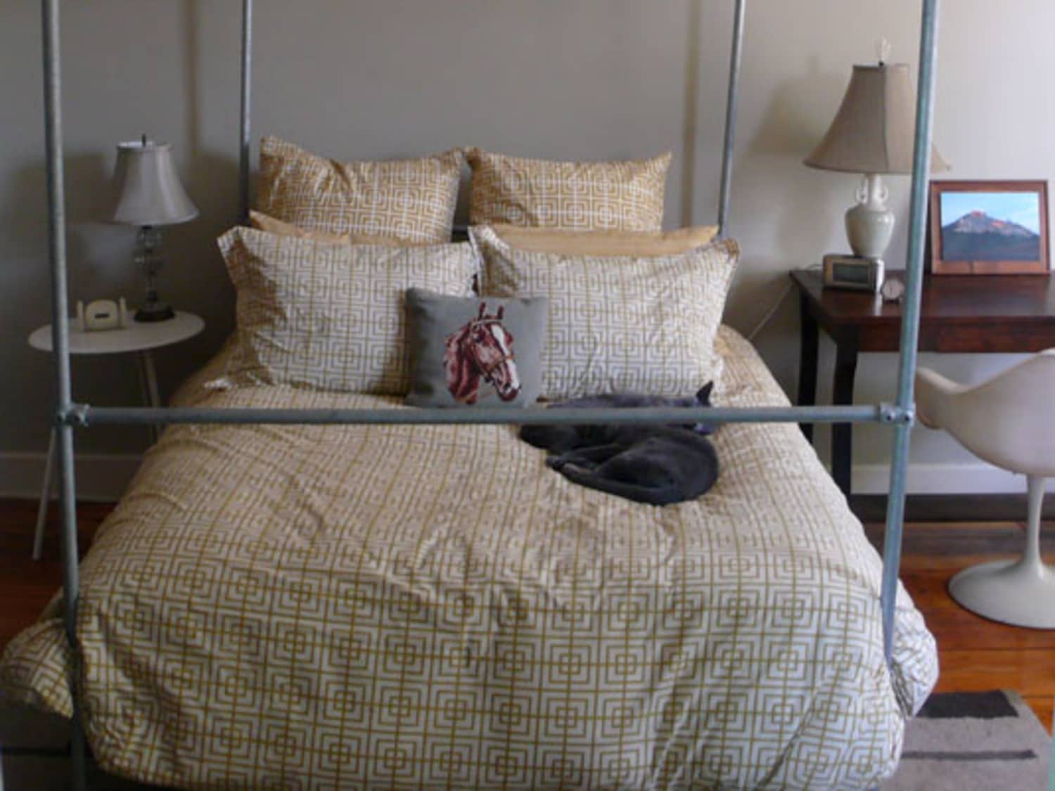 Pvc pipe sales canopy bed frame