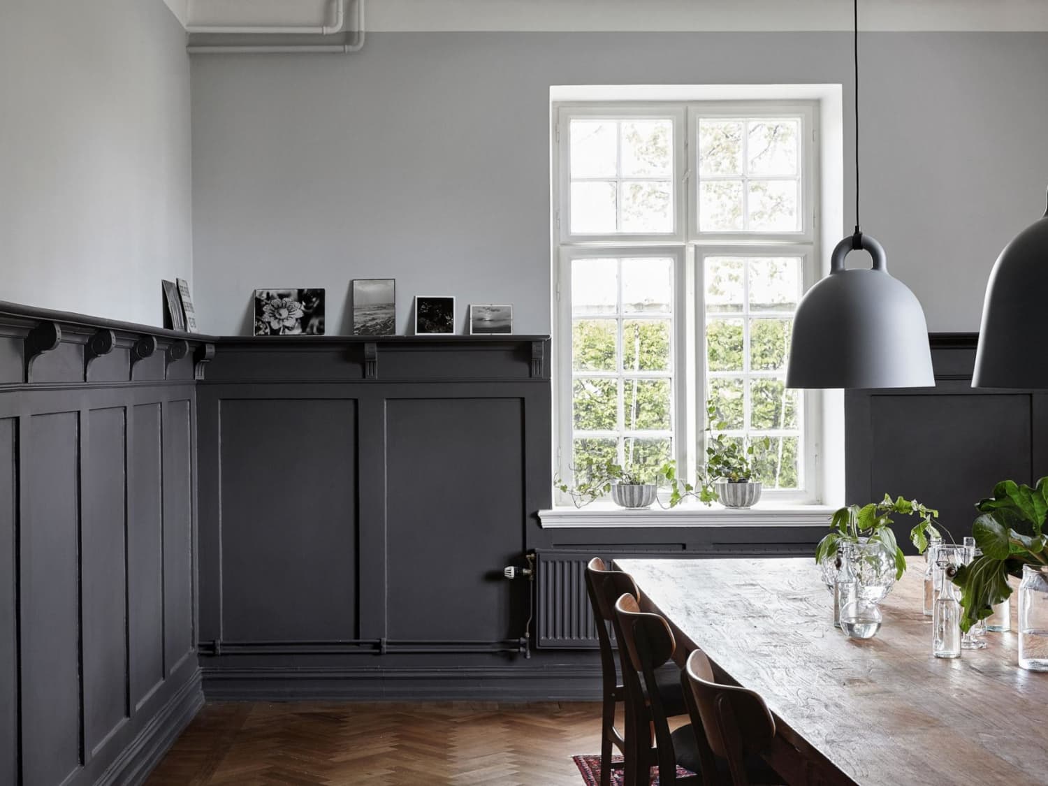 Black wainscoting outlet bedroom
