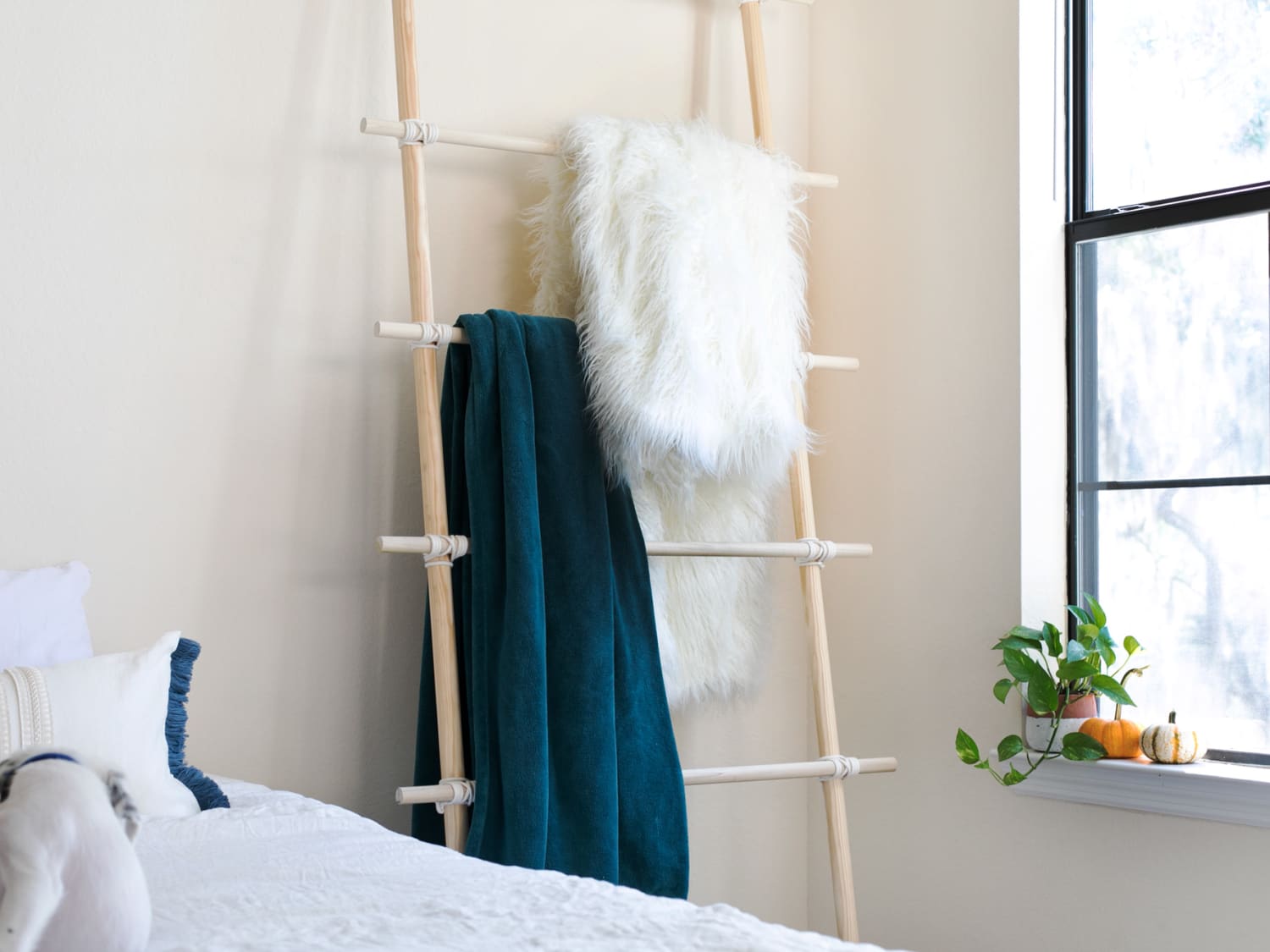 Decorating with Blanket Ladders Blanket Ladder Design Ideas Apartment Therapy