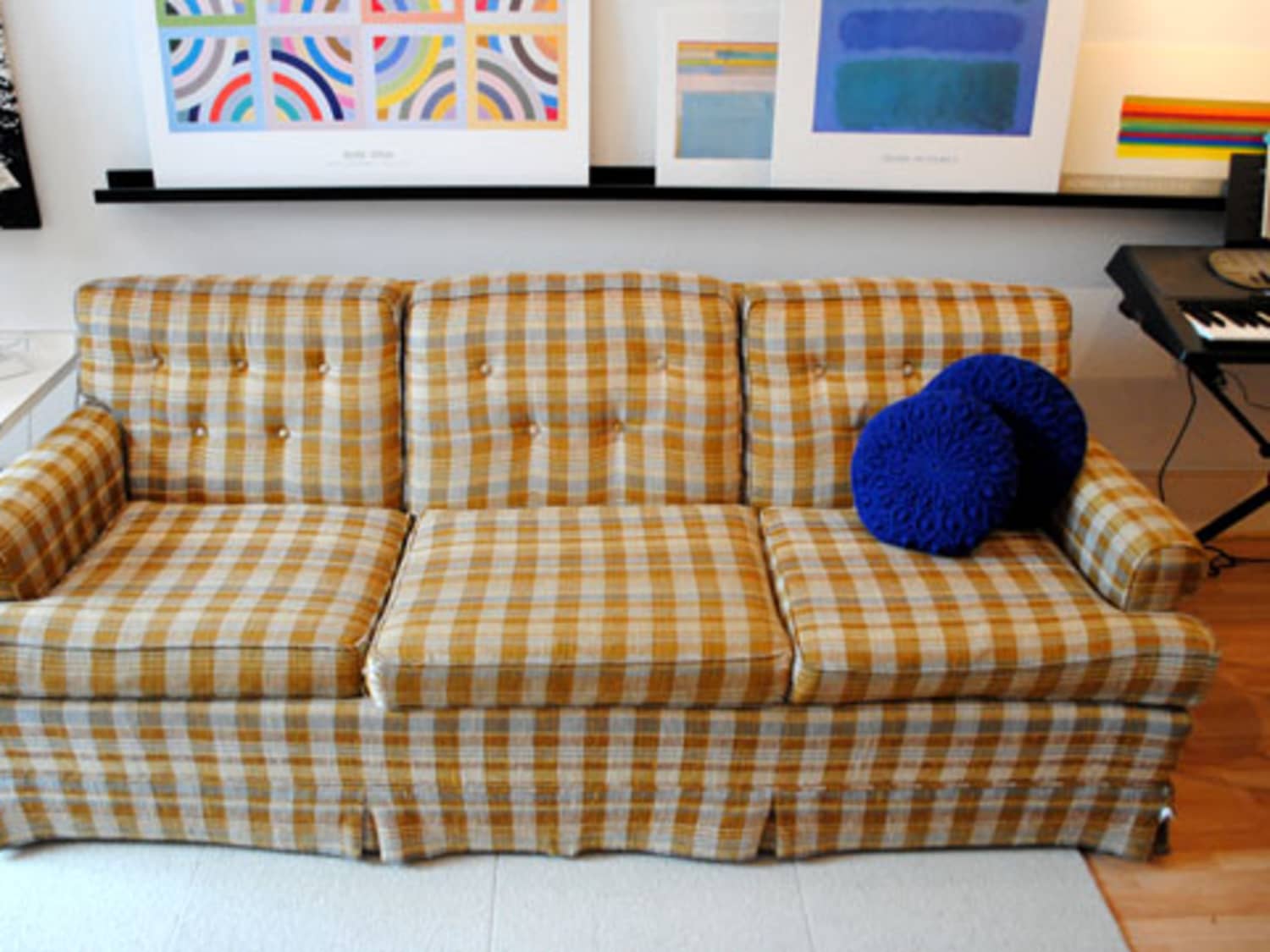 Vintage plaid deals couch