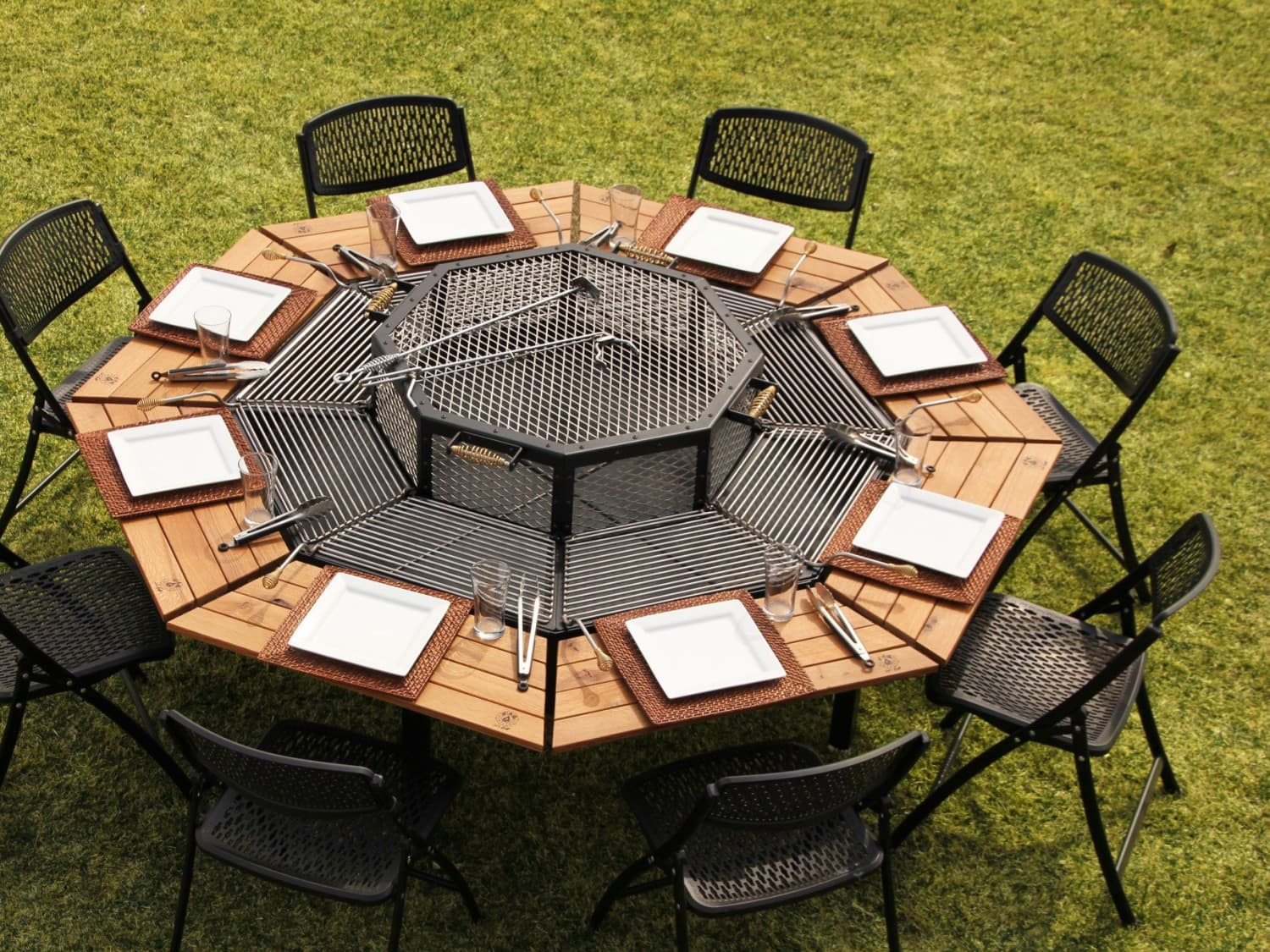 This Transforming Outdoor Table Is Also a Grill For 8 Apartment