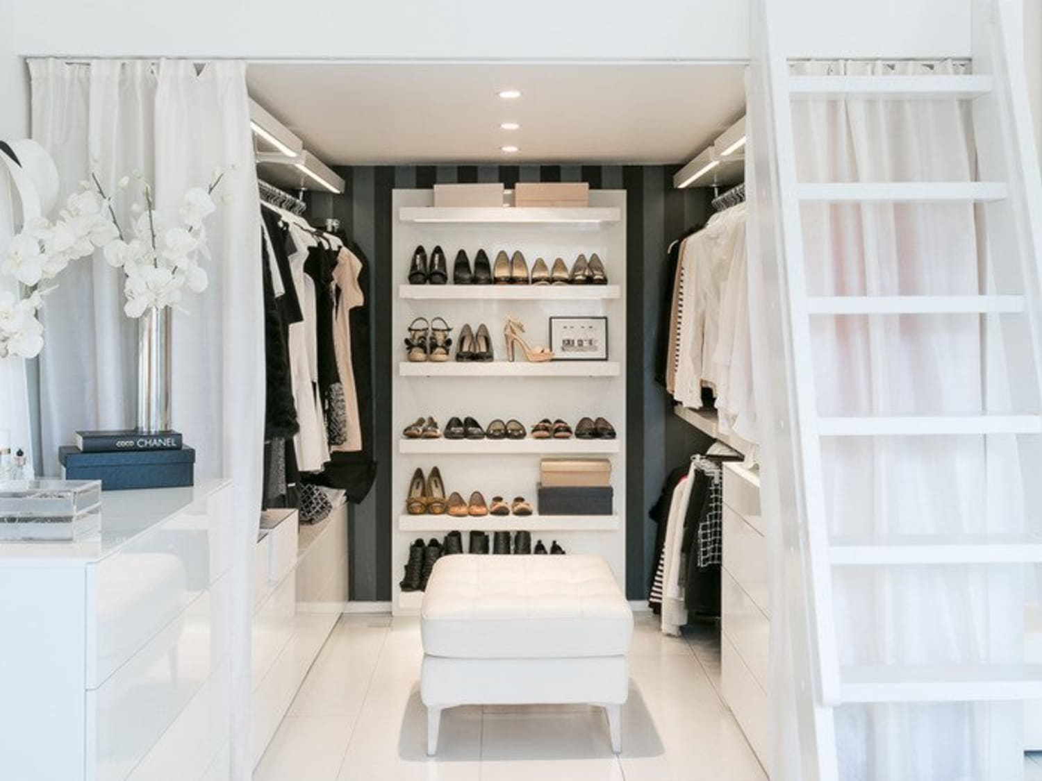Walk in closet shop loft