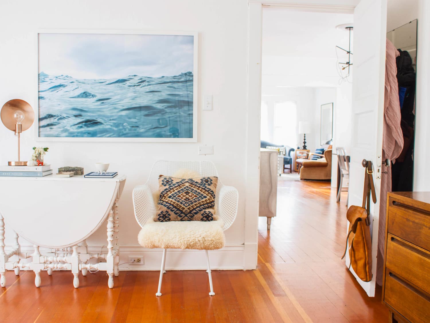 Art of hanging pictures shop on the wall