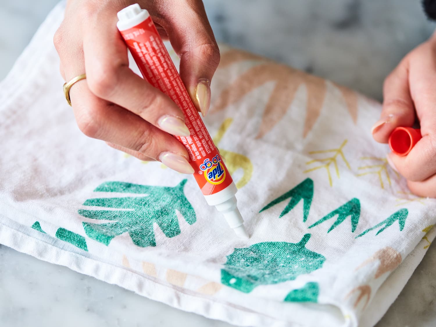 How to Use Tide to Go Pens (And What Ingredients Are in Them