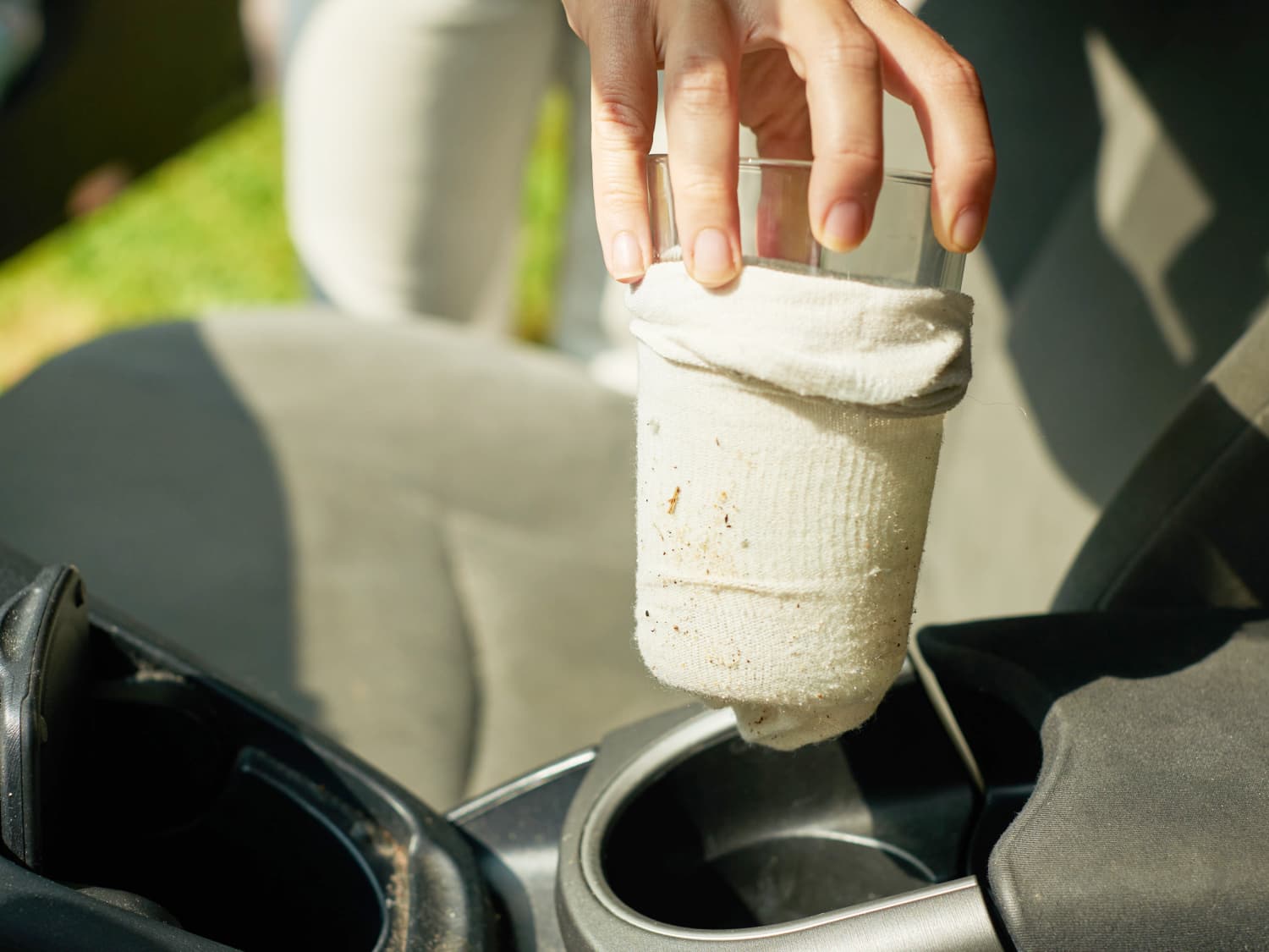 How to Effortlessly Clean Cup Holders in Car