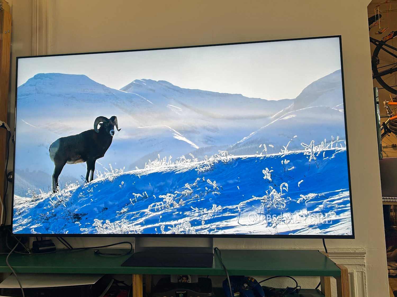 BRAVIA テレビ ホワイト/ブルー I Tested the Sony Bravia 9 II TV: My Honest Review | Apartment Therapy