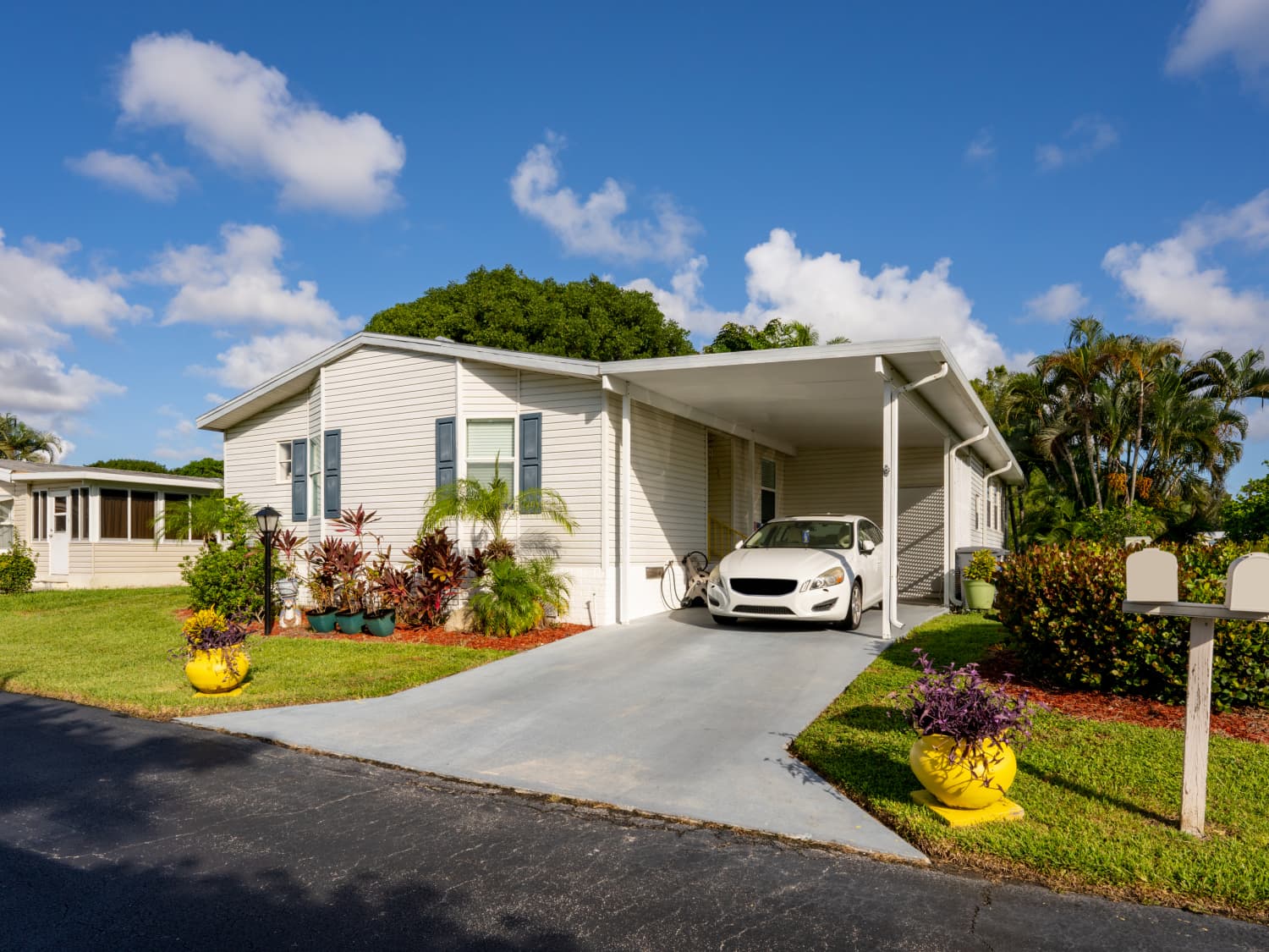 I want to buy a manufactured home hotsell