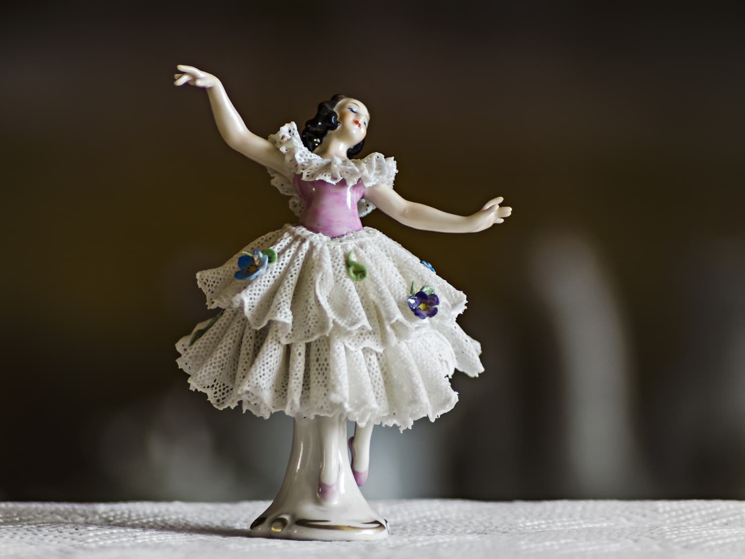 Jessica Harrison Creepy Ceramic Dolls Apartment Therapy