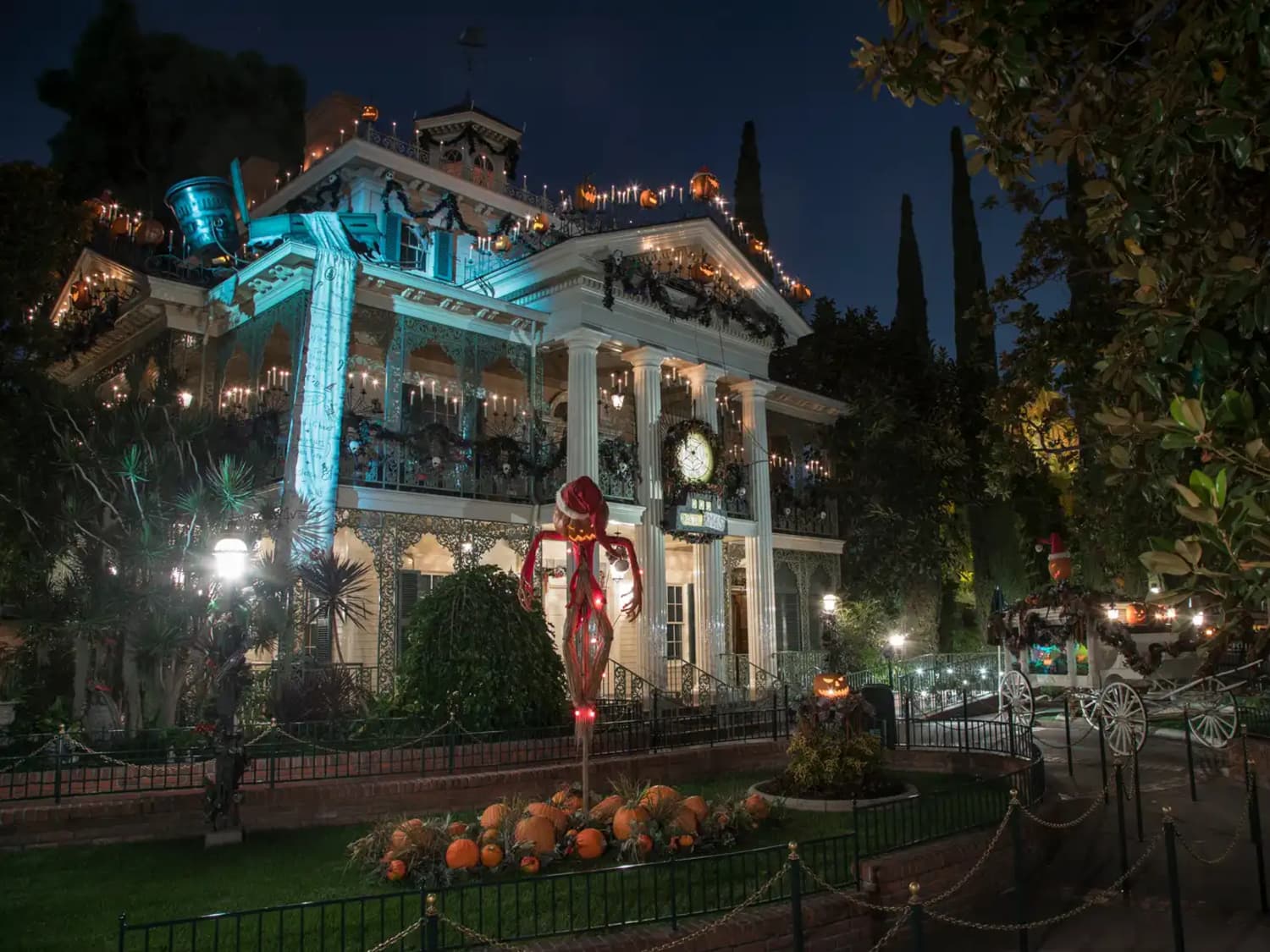 Haunted mansion best sale decor