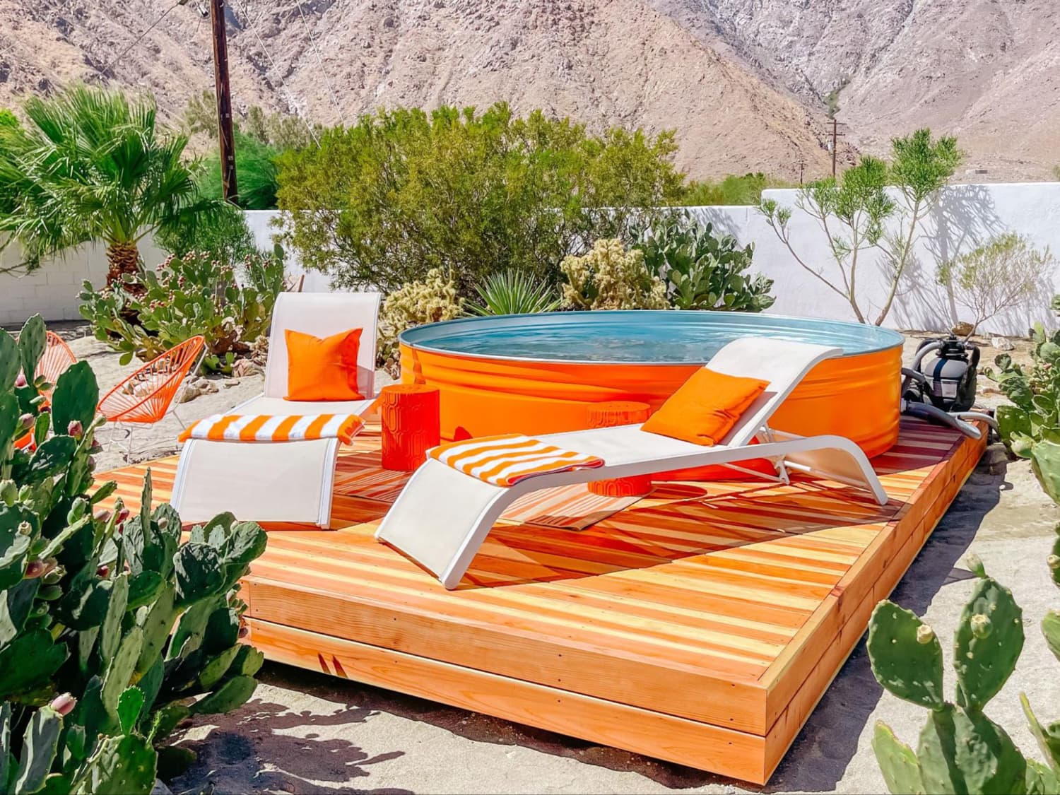 Stock Tank Pools Are the New Big Outdoor Trend What to Know Apartment Therapy