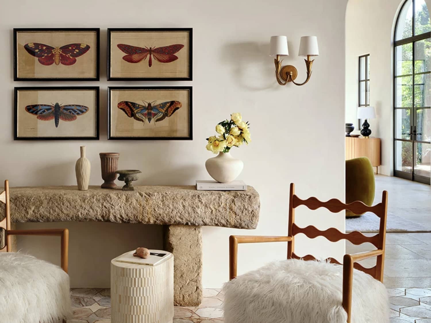 アート180　「オーガニック・プラネット(オリーブ)」　インテリアコーディネート Anthropologie x Katie Hodges Collaboration 2024 | Apartment Therapy