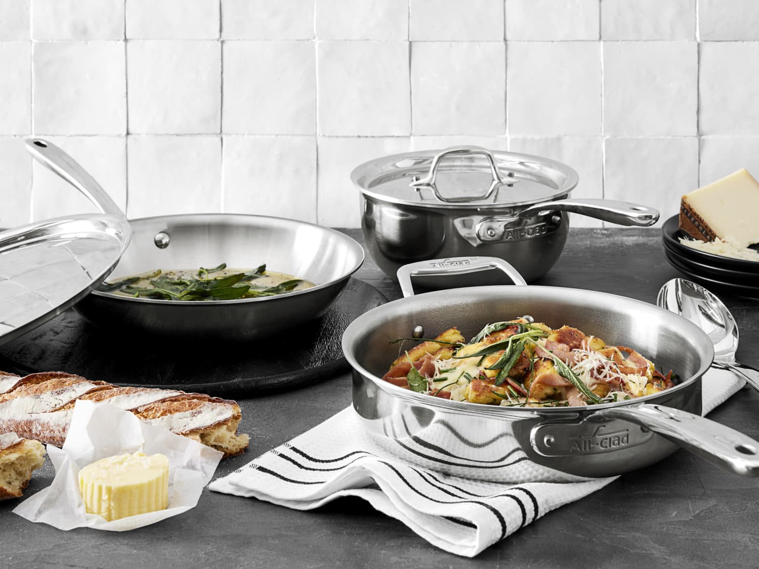 All-Clad d5 Stainless-Steel Nonstick Essential Saute Pan
