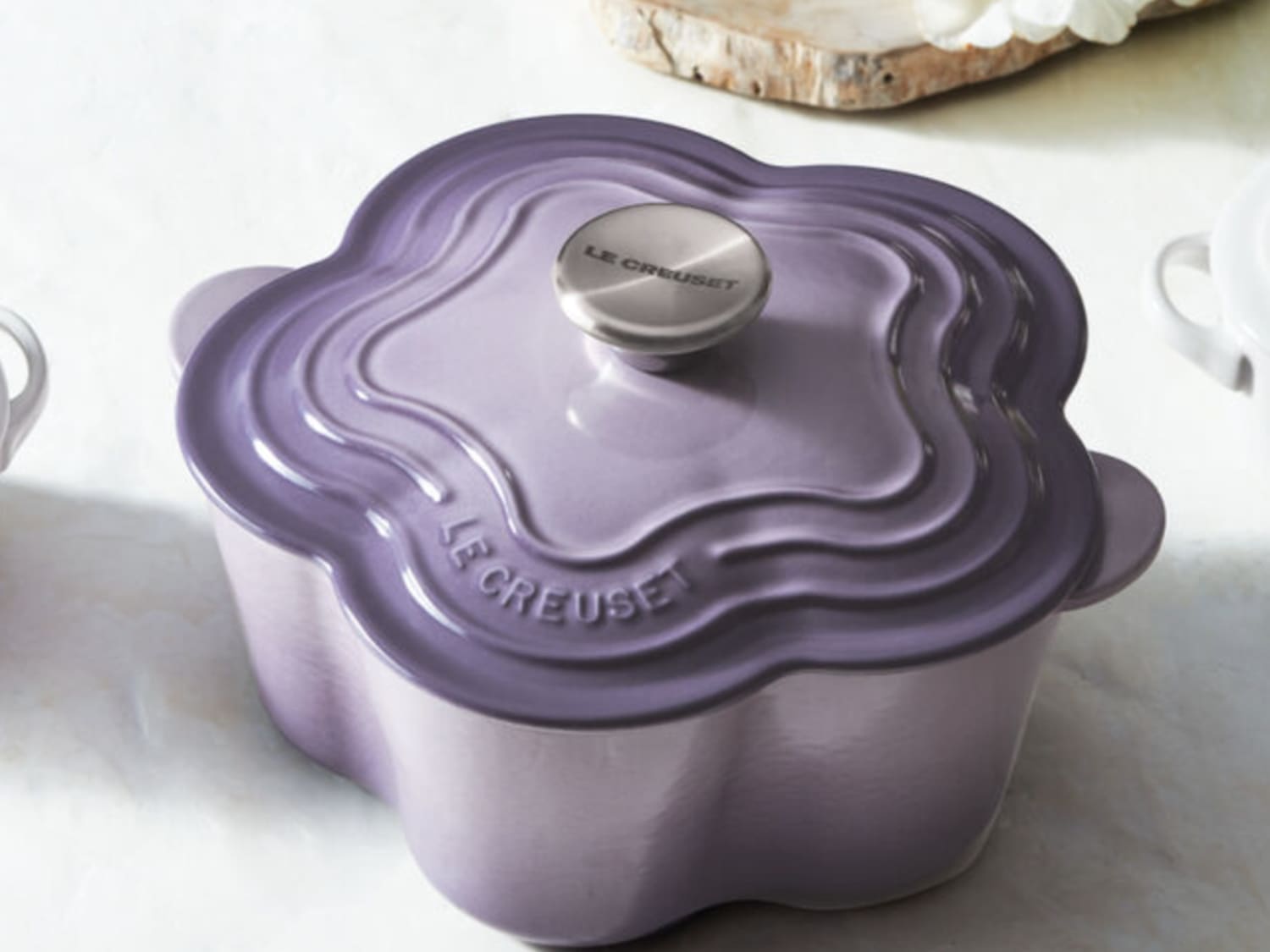 Le-Creuset-Flower-Cocotte2