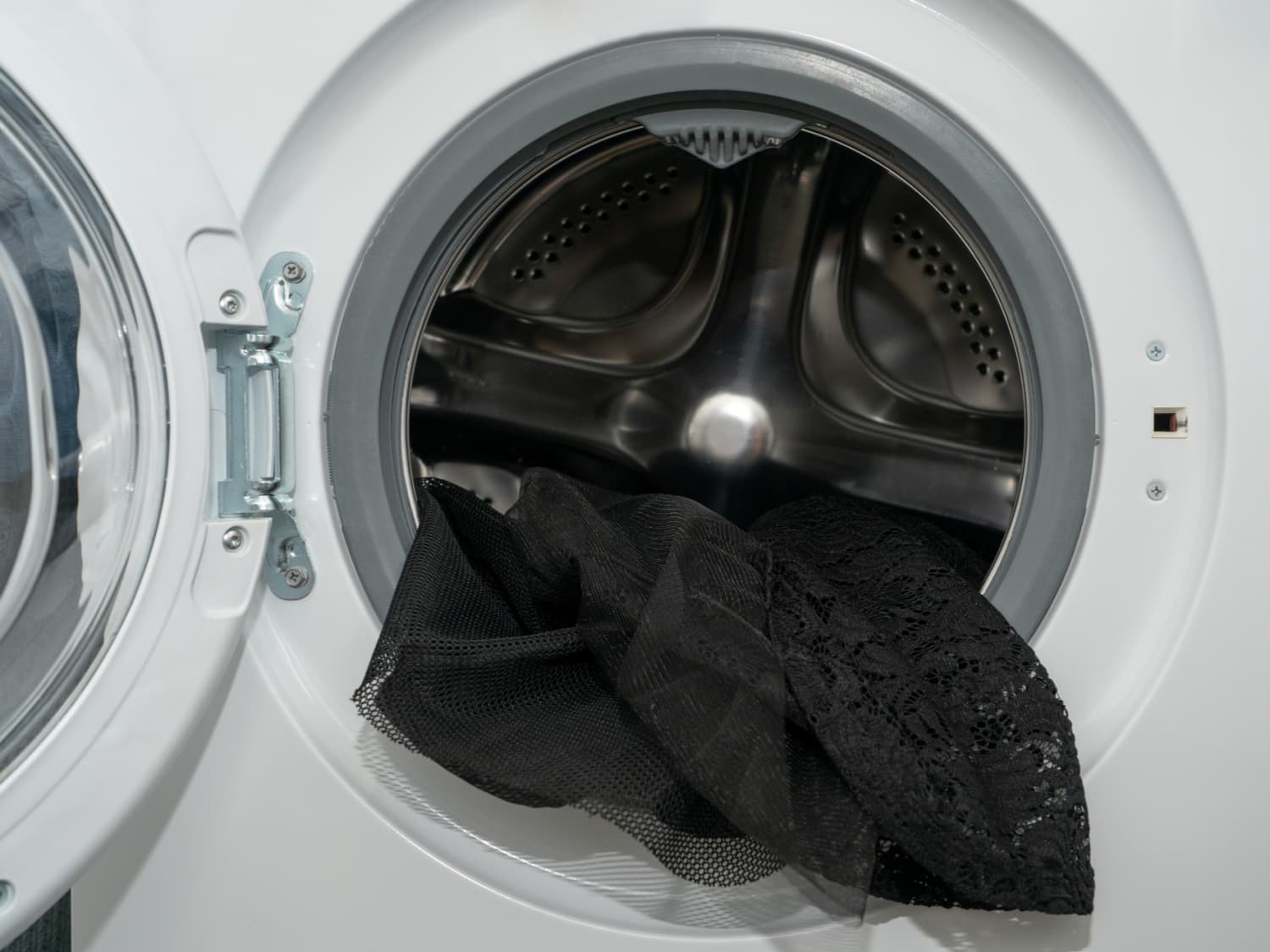 https://cdn.apartmenttherapy.info/image/upload/f_jpg,q_auto:eco,c_fill,g_auto,w_1500,ar_4:3/dry-clean-machine-wash