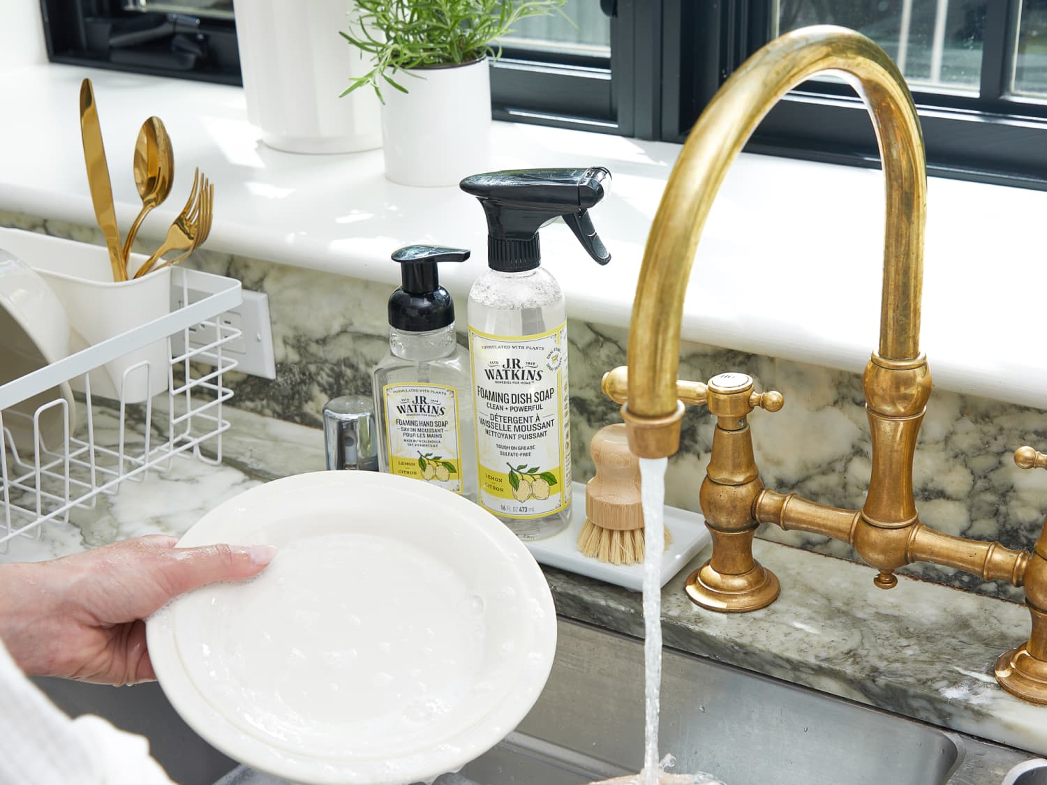 https://cdn.apartmenttherapy.info/image/upload/f_jpg,q_auto:eco,c_fill,g_auto,w_1500,ar_4:3/jr-watkins-foaming-dish-soap