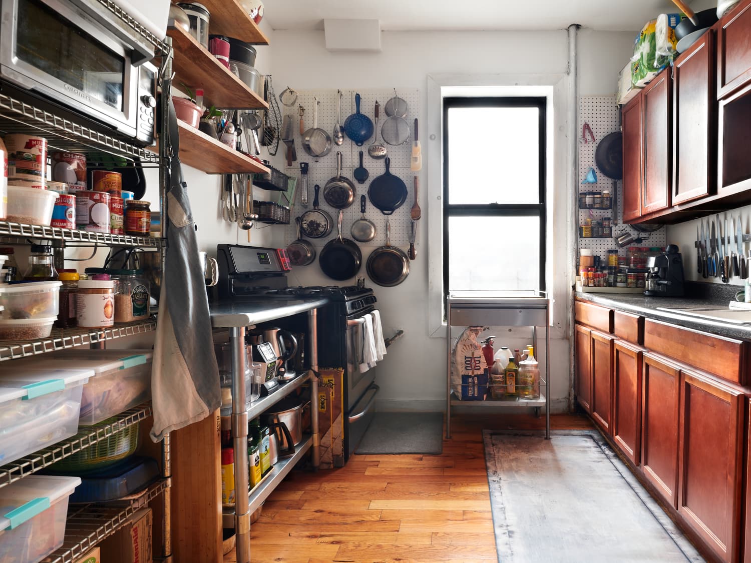 6 Organizing Ideas to Steal from Professional Restaurant Kitchens | The  Kitchn, image size:1500x1125