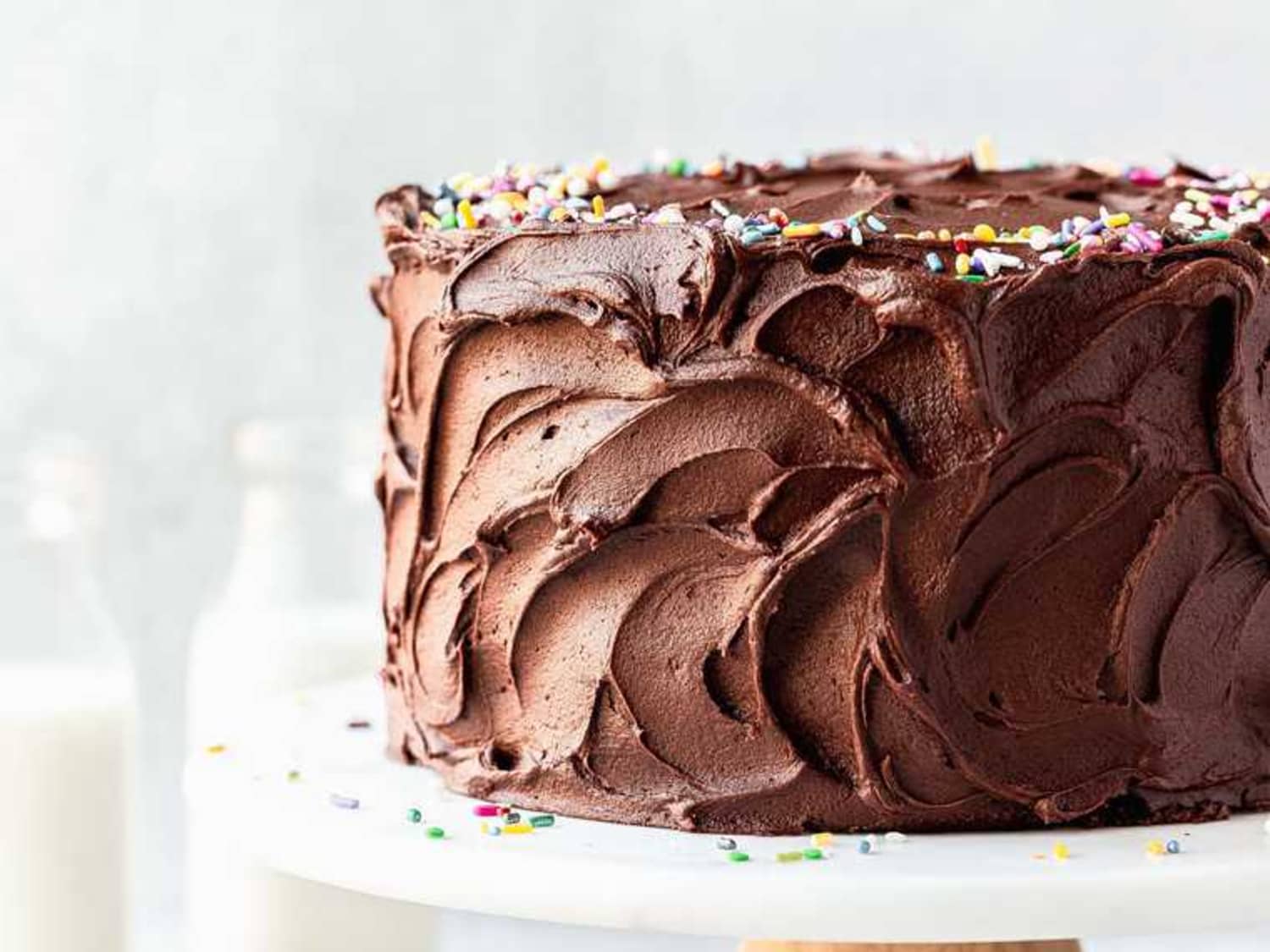 Cutting Round Cakes Just Got Easier with This Super-Easy Hack | Kitchn