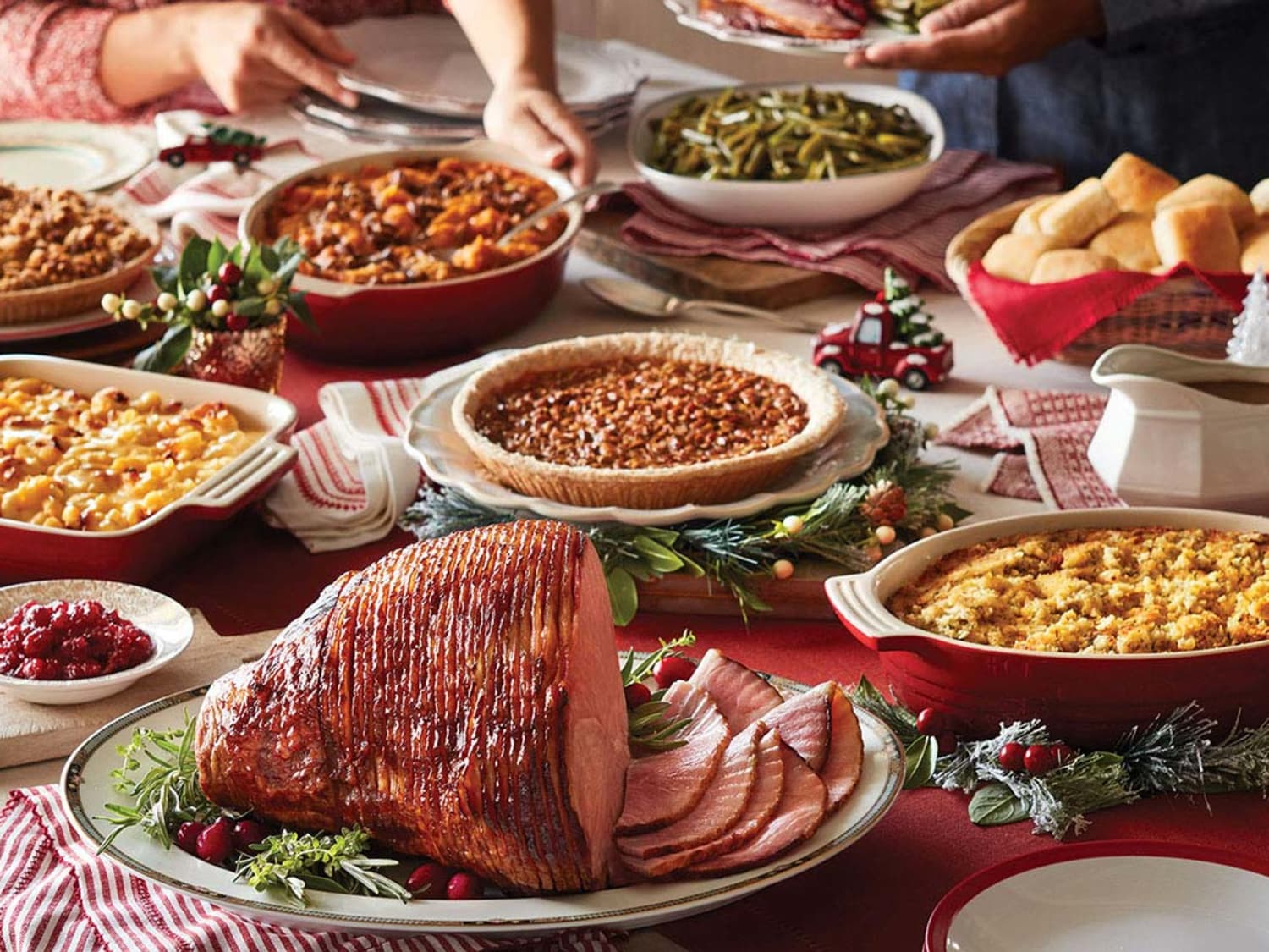 Cracker Barrel Is Serving Up Holiday Feasts In Case You Don T Want To Cook Kitchn