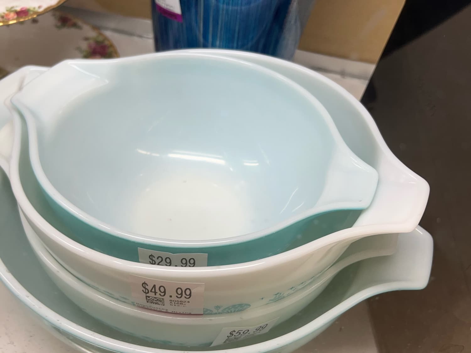 https://cdn.apartmenttherapy.info/image/upload/f_jpg,q_auto:eco,c_fill,g_auto,w_1500,ar_4:3/k%2FEdit%2F2023-02-best-vintage-pyrex-to-gift%2Fpyrex_2