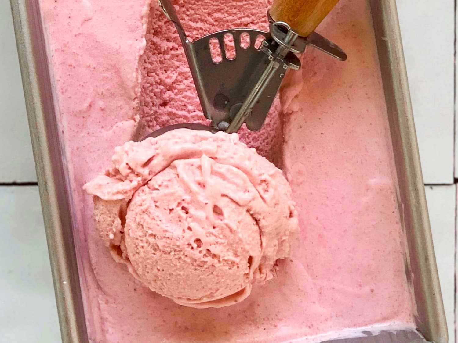 https://cdn.apartmenttherapy.info/image/upload/f_jpg,q_auto:eco,c_fill,g_auto,w_1500,ar_4:3/k%2FEdit%2F2023-06-strawberry-ice-cream%2Fstrawberry-ice-cream-1-edit-horizontal