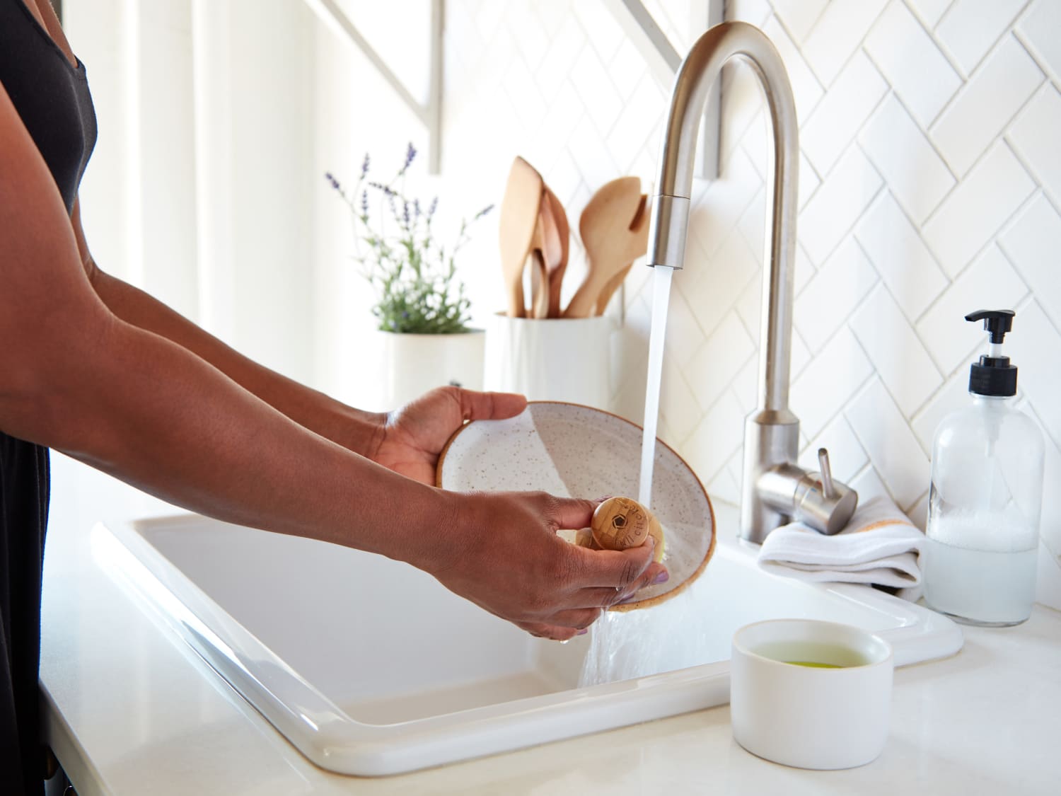 How to Save Water While Washing Dishes