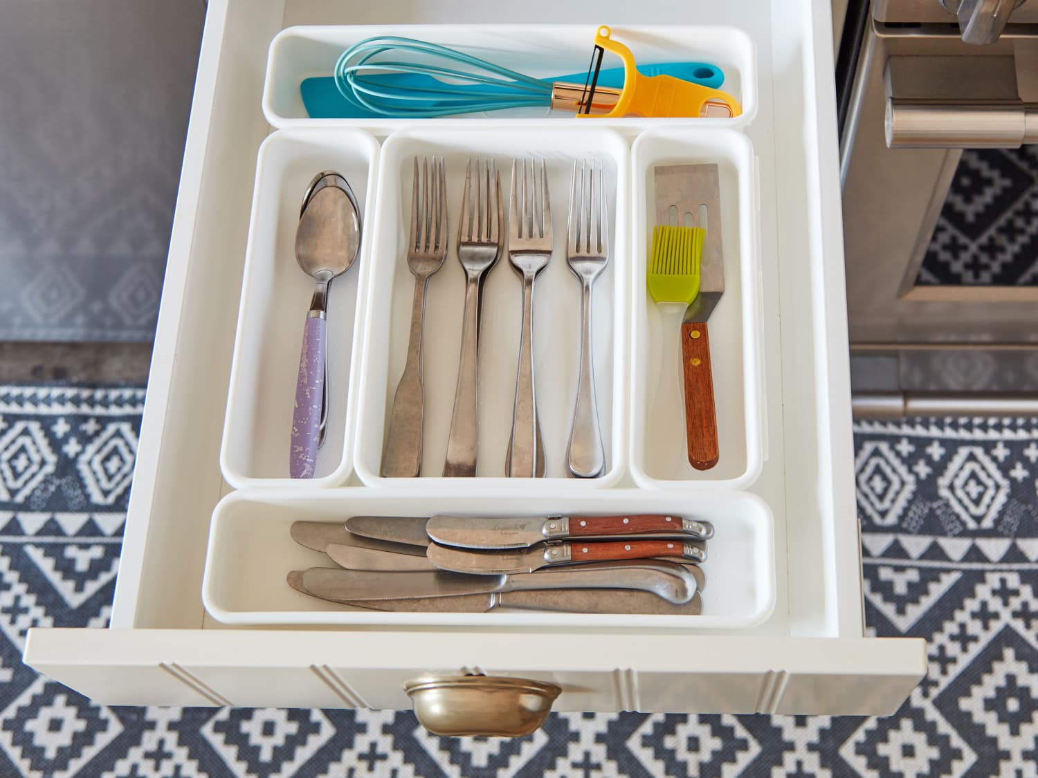 How to Keep Drawer Organizers from Sliding with Museum Gel - Lemons,  Lavender, & Laundry